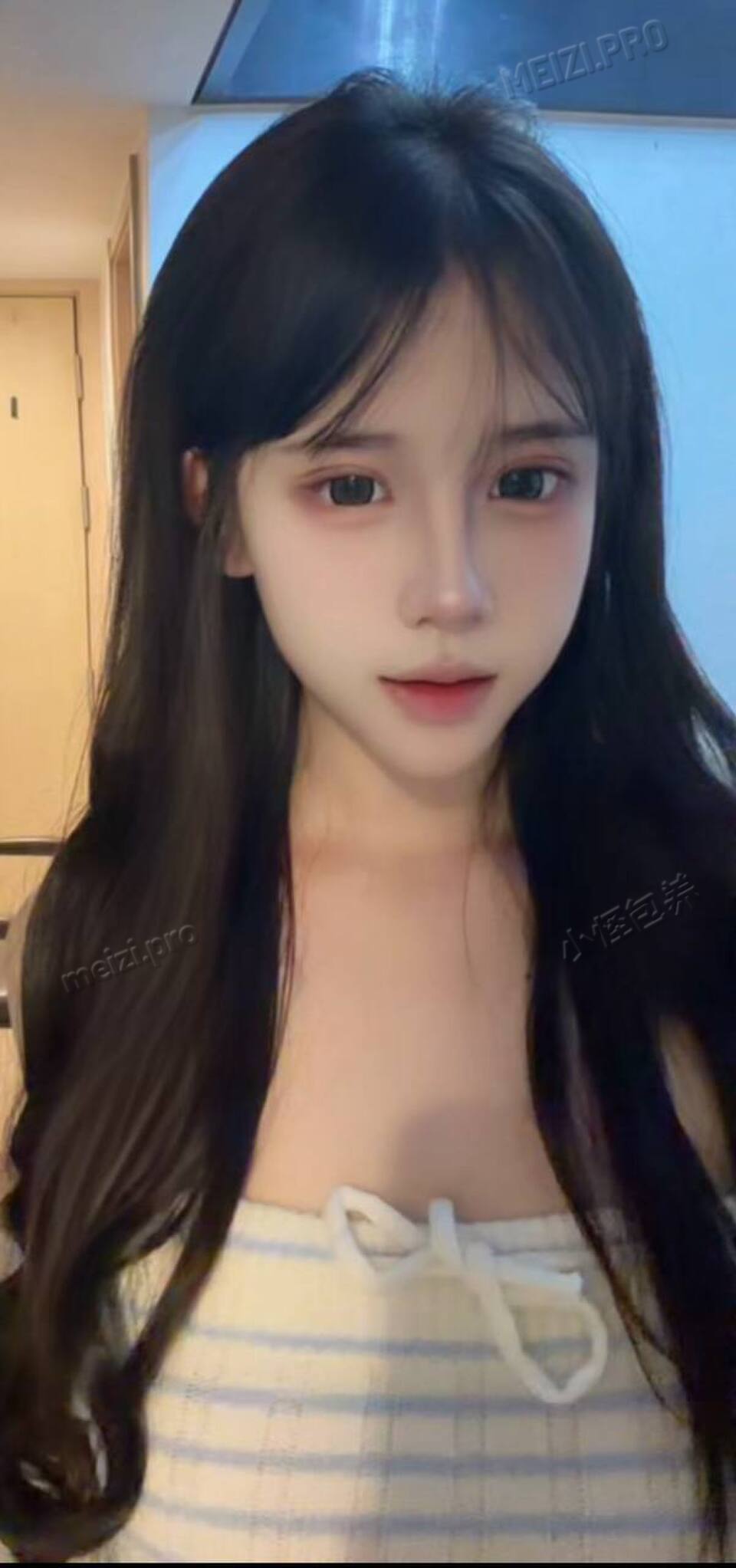 广东 广州 18岁 158cm 92 B杯 学生 听话乖巧 骚 抽烟纹身:不抽烟有纹身 SM:是 无套:否 口交:可 过夜:可 同居:可 可飞:可 价格:15 特点:听话乖巧 骚