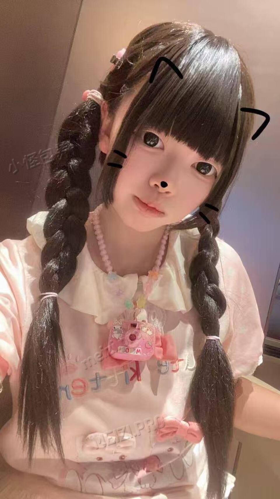 浙江 金华 18岁 152cm 96 C杯 学生 萝莉双马尾 开朗 话多 性格好 抽烟纹身:无 SM:是 无套:可 口交:可 过夜:可 同居:可 可飞:可 价格:10 特点:萝莉双马尾 开朗 话多 性格好