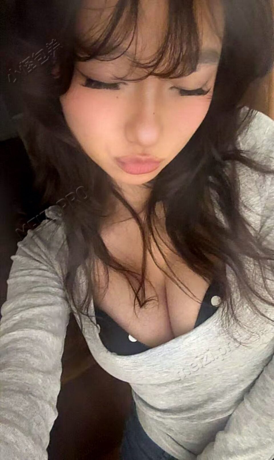 广东 香港 18岁 157cm 41 D杯 学生 身材好 会说话 能提供情绪价值 有胸有屁股 腰细 在这边读书时间可能要提前沟通一下 抽烟纹身:无 SM:是 无套:否 口交:可 过夜:可 同居:否 可飞:不可只能去澳门 价格:15 特点:身材好 会说话 能提供情绪价值 有胸有屁股 腰细 在这边读书时间可能要提前沟通一下