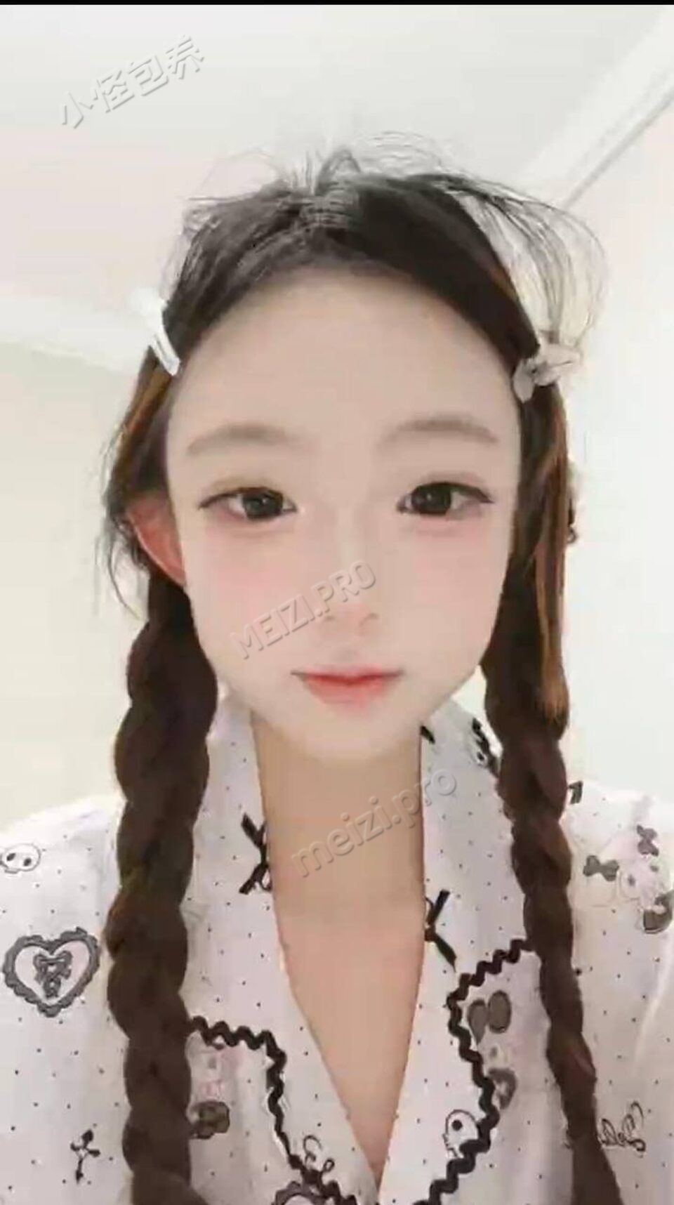 河南 郑州 18岁 163cm 85 B杯 学生 年龄小 圈子干净 乖巧懂事 抽烟纹身:无 SM:是 无套:否 口交:可 过夜:可 同居:否 可飞:可 最好附近 价格:8 特点:年龄小 圈子干净 乖巧懂事