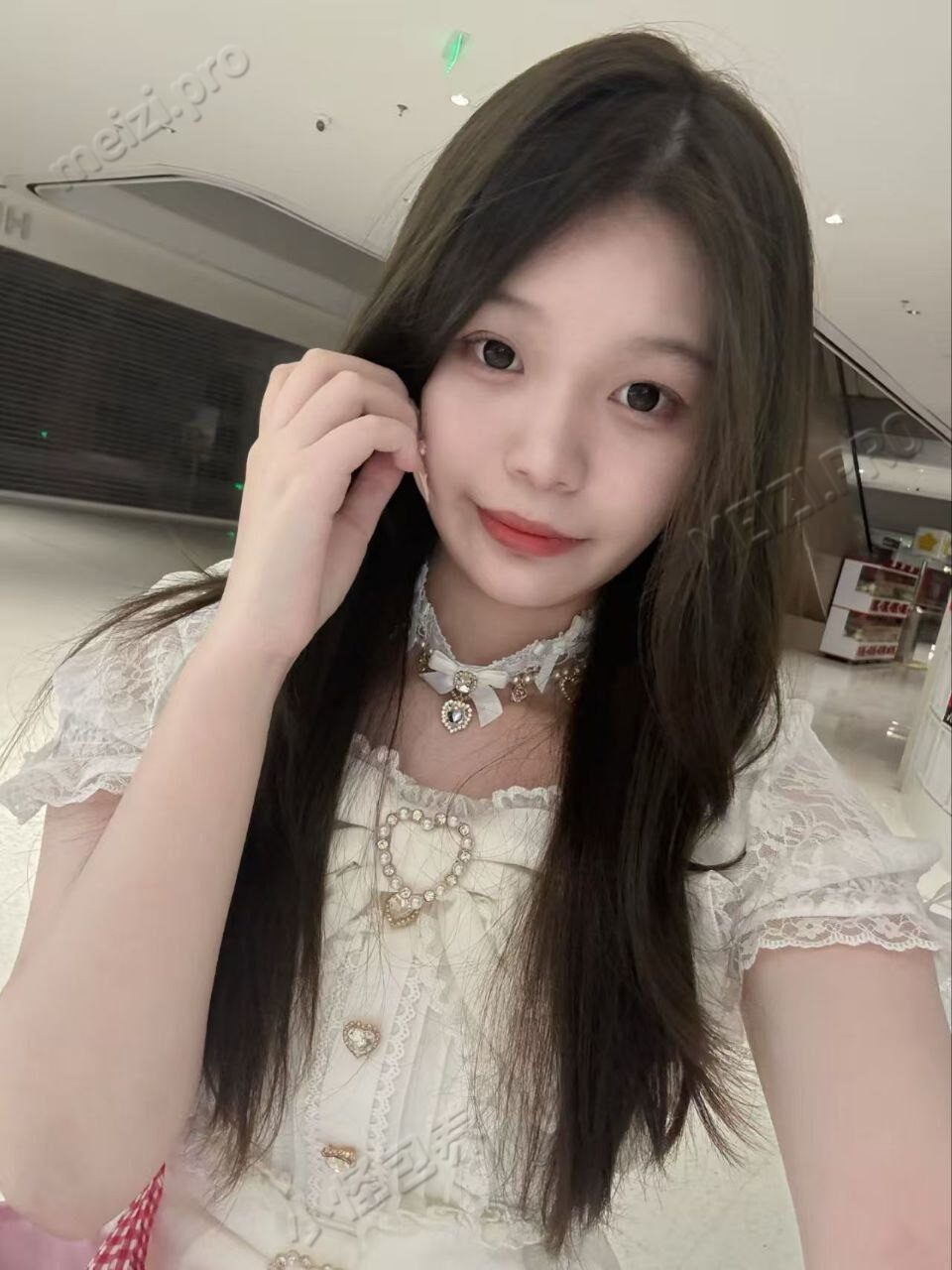 江西 南昌 22岁 173cm 112 C杯 工作 无 抽烟纹身:无 SM:否 无套:可 口交:可 过夜:可 同居:可 价格:10 特点:无