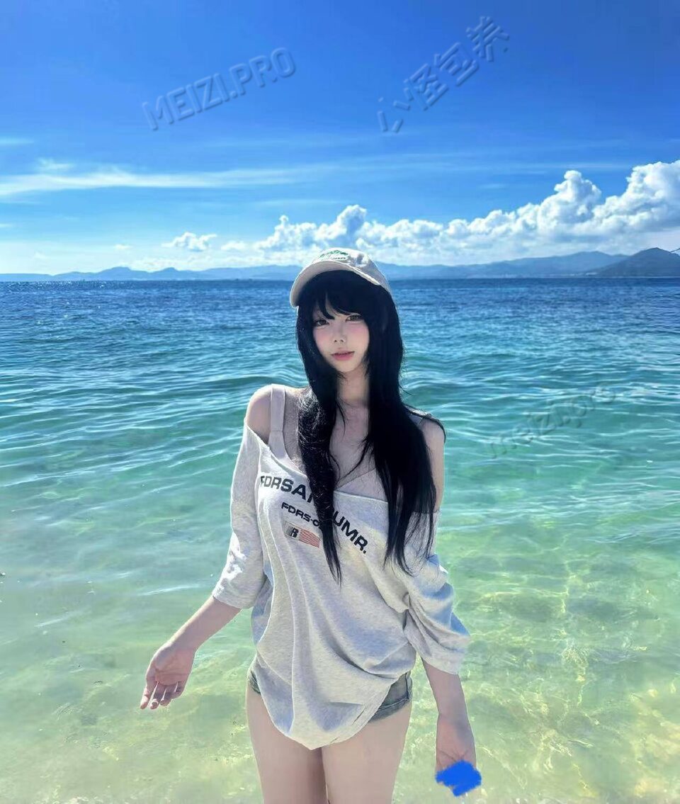湖北 武汉 21岁 165cm 95 D杯 学生 腿长腰细 英语韩语好留学生 抽烟纹身:无纹身 SM:是 无套:否 口交:可 过夜:可 同居:可 可飞:能 价格:15 特点:腿长腰细 英语韩语好留学生