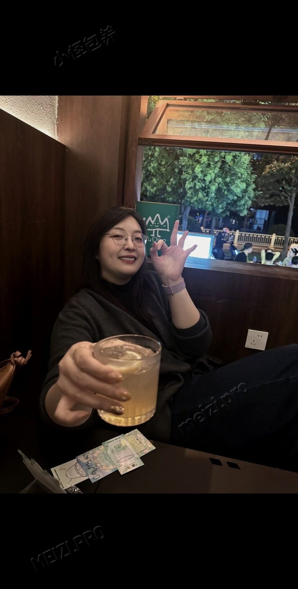 陕西 西安 29岁 180cm 160 D杯 金融从业在职 bbw 冷白皮 紧 水多 需求大 抽烟纹身:无纹身 SM:是 无套:可 口交:可 过夜:可 同居:可 可飞:可 节假日其他省份及港澳 价格:9 特点:bbw 冷白皮 紧 水多 需求大