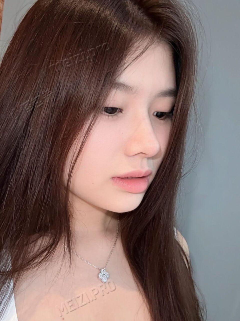 河南 郑州 20岁 172cm 110 D杯 女生 不任性 懂进退 乖巧听话 情绪稳定 人照无差 可甜可御的反差感 抽烟纹身:无 SM:否 无套:否 口交:可 过夜:可 同居:否 可飞:可 价格:20 特点:不任性 懂进退 乖巧听话 情绪稳定 人照无差 可甜可御的反差感