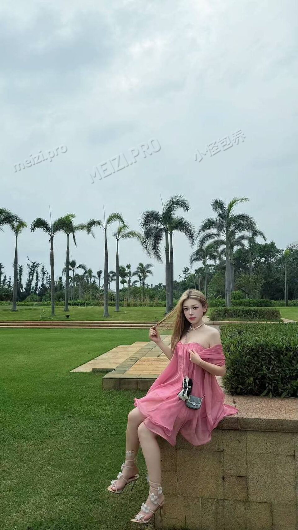 广东 广州 20岁 160cm 104 B杯 学生 本人性格开朗大方，生活圈子干净，平时上课和健身，感情真诚专一，脾气温柔体贴相处中较包容对方。会画画，接受度高 SM:是 无套:可 口交:可 过夜:可 同居:可 可飞:可 价格:20 特点:本人性格开朗大方，生活圈子干净，平时上课和健身，感情真诚专一，脾气温柔体贴相处中较包容对方。会画画，接受度高