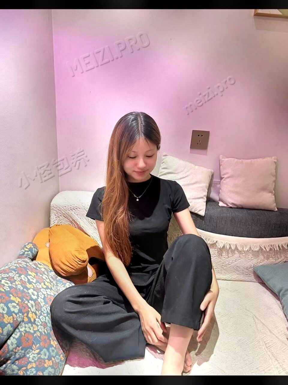 江苏 宿迁 18岁 160cm 89 A杯 自由职业 又乖又叛逆 SM:否 无套:可 口交:可 过夜:否 同居:可 可飞:暂时不能 价格:20 特点:又乖又叛逆
