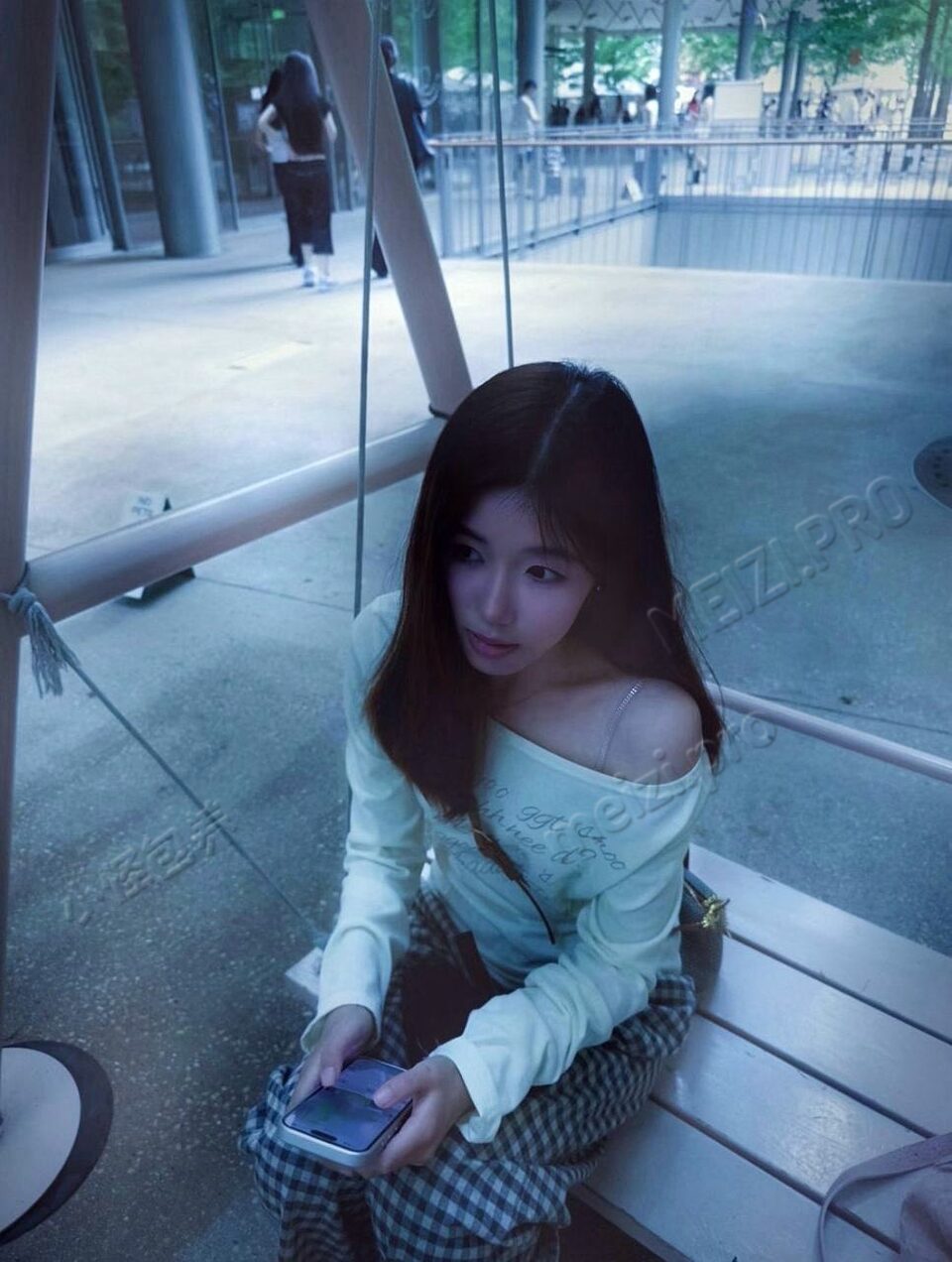 浙江 杭州 23岁 162cm 85 B杯 人事 懂事 身材不错 干净 抽烟纹身:无纹身 SM:否 无套:可 口交:可 过夜:可 同居:可 可飞:可 价格:3 特点:懂事 身材不错 干净