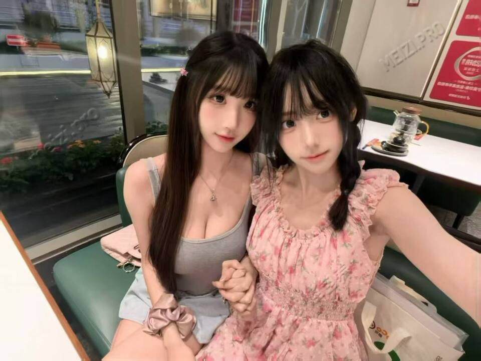 浙江 杭州 18岁 163cm 84 B杯 收租 白幼瘦 皮肤好 素颜好看 长相神似陈都灵 抽烟纹身:无 SM:是 无套:可 口交:可 过夜:可 同居:可 可飞:可 价格:60 特点:白幼瘦 皮肤好 素颜好看 长相神似陈都灵