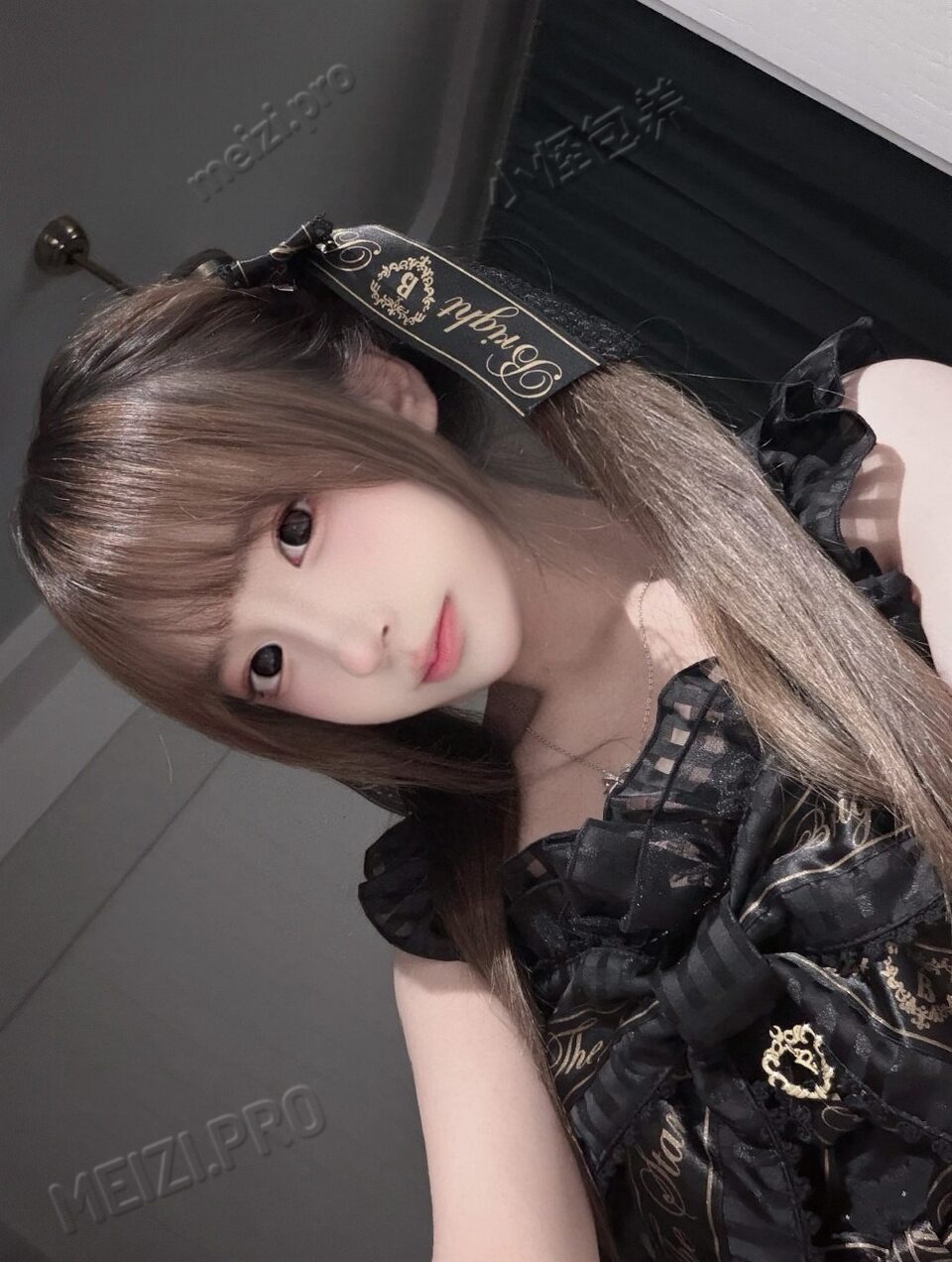 湖南 长沙 18岁 160cm 80 B杯 学生 超萌能撒娇的女友型宝贝，JK、少萝、少御各种风格无缝切换。情绪价值拉满，天生敏感体质、自带洪水，在最甜的互动里给你最顶级体验（可带闺蜜双飞） 抽烟纹身:无 SM:否 无套:否 口交:可 过夜:可 可飞:可 价格:7 特点:超萌能撒娇的女友型宝贝，JK、少萝、少御各种风格无缝切换。情绪价值拉满，天生敏感体质、自带洪水，在最甜的互动里给你最顶级体验（可带闺蜜双飞）