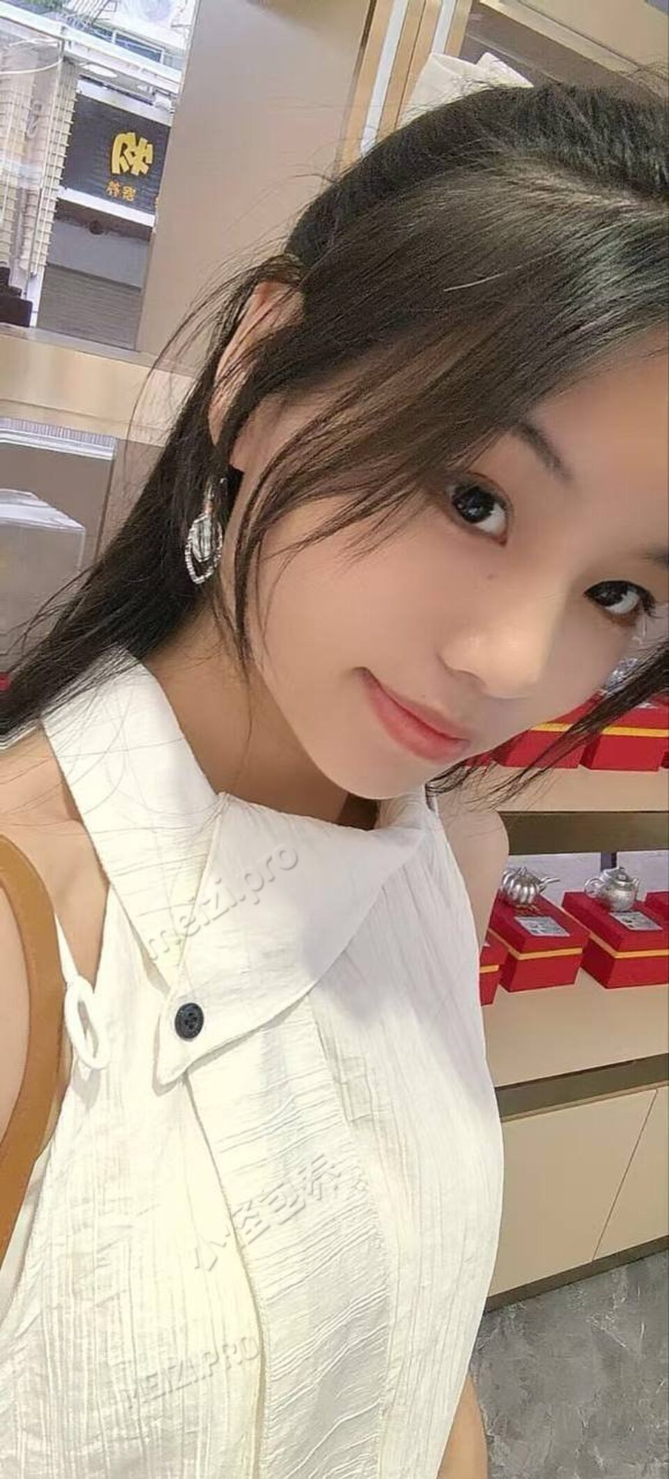 福建 泉州 25岁 153cm 85 A杯 无 抽烟纹身:无 SM:是 无套:可 口交:可 过夜:可 同居:可 可飞:可以 价格:4