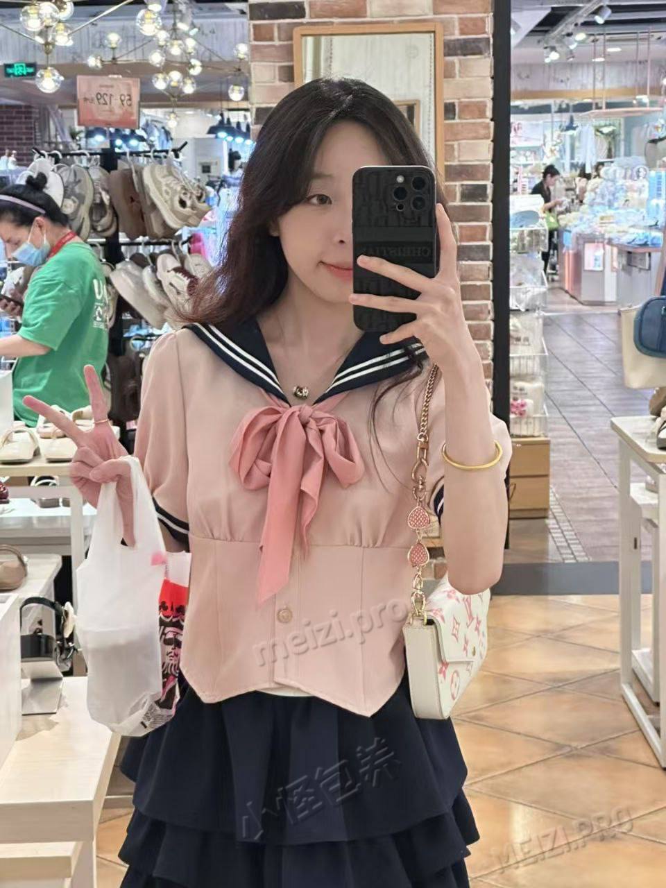 湖南 长沙 20岁 163cm 80 A杯 无 声音好听会唱歌 皮白肉嫩身材好 抽烟纹身:无纹身 SM:是 无套:否 口交:可 过夜:可 同居:否 可飞:可 价格:10 特点:声音好听会唱歌 皮白肉嫩身材好