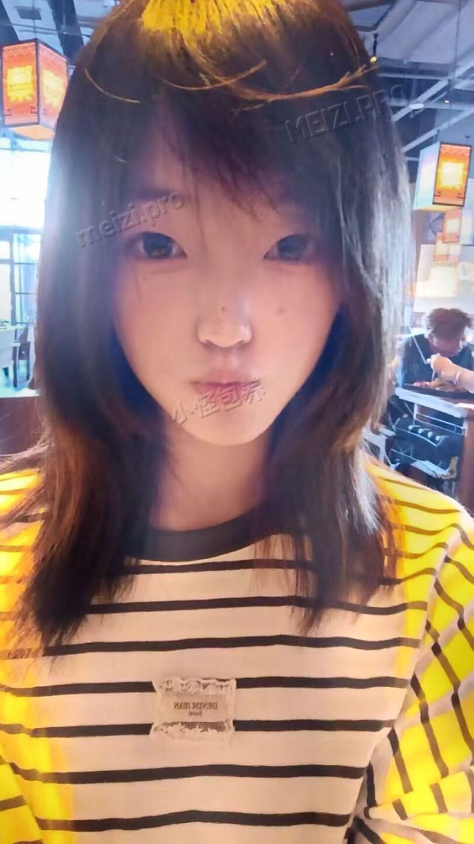 辽宁 营口 19岁 165cm 98 B杯 学生 抽烟纹身:抽烟无纹身 SM:否 无套:否 口交:可 过夜:可 同居:否 可飞:可 价格:2.5