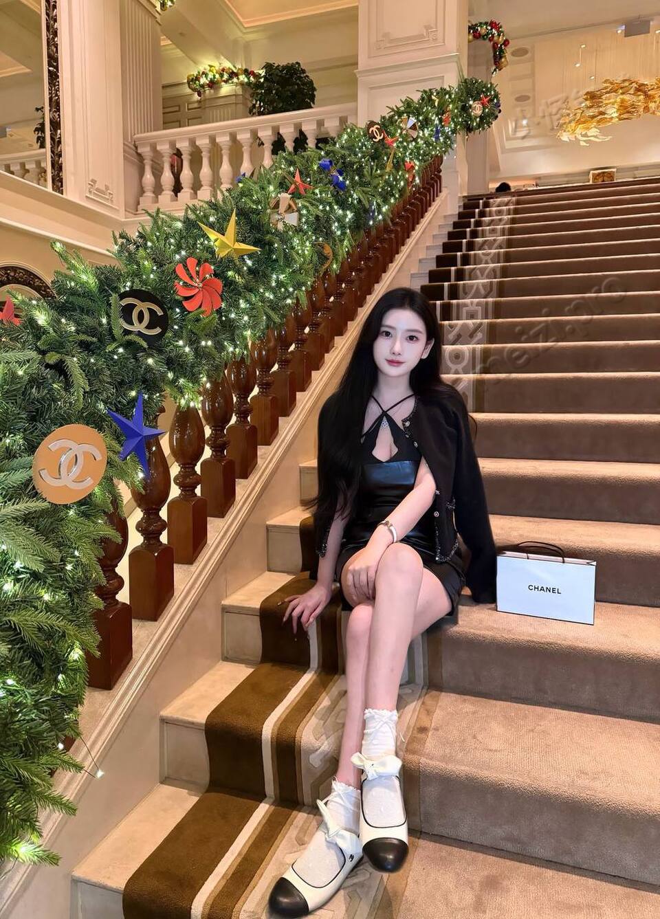 广东 广州 24岁 165cm 93 C杯 女生 可纯可欲 抽烟纹身:无 SM:是 无套:否 口交:可 过夜:可 同居:否 可飞:能 价格:20 特点:可纯可欲