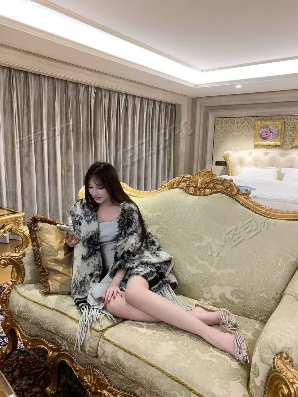 广东 深圳 20岁 165cm 93 B杯 工作 年轻漂亮,屁股大,身材比例好,腿长。心地善良,喜欢小动物,真诚,不擅于撒谎。擅于倾听,不会打断人说话,有情商,会看脸色。喜欢旅游,梦想环游世界,喜欢唱歌,球类运动,滑雪游泳,喜欢打游戏 抽烟纹身:无纹身 SM:是 无套:否 口交:可 过夜:可 同居:否 可飞:可 价格:10 特点:年轻漂亮,屁股大,身材比例好,腿长。心地善良,喜欢小动物,真诚,不擅于撒谎。擅于倾听,不会打断人说话,有情商,会看脸色。喜欢旅游,梦想环游世界,喜欢唱歌,球类运动,滑雪游泳,喜欢打游戏