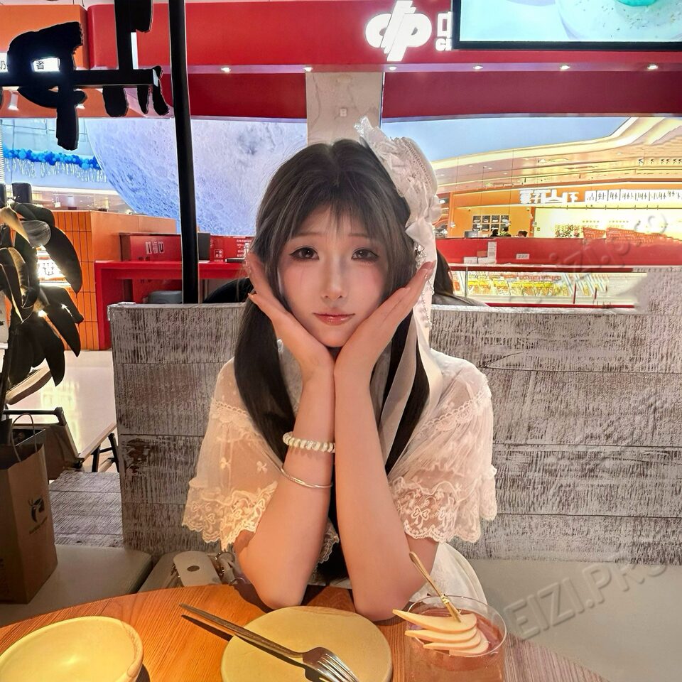 陕西 西安 18岁 165cm 106 B杯 女生 很听话 乖巧懂事 人照相符 有点小反差 抽烟纹身:无 SM:否 无套:否 口交:可 过夜:可 同居:否 可飞:可以 价格:3 特点:很听话 乖巧懂事 人照相符 有点小反差