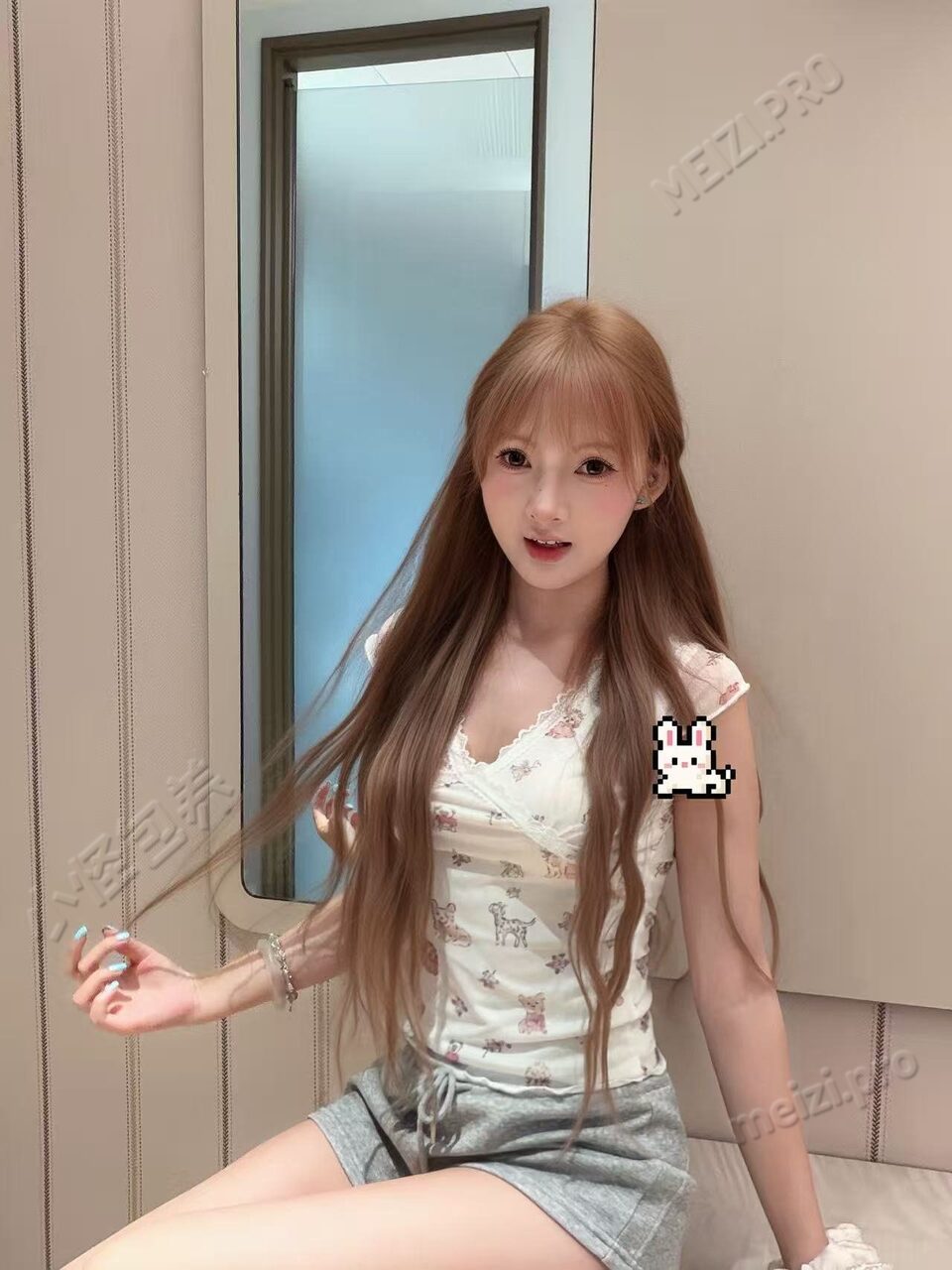 广东 深圳 21岁 162cm 93 B杯 主播 性格好听话不找事还会做饭 抽烟纹身:无 SM:否 无套:否 口交:可 过夜:可 同居:可 可飞:可 其他城市 港澳 价格:15 特点:性格好听话不找事还会做饭