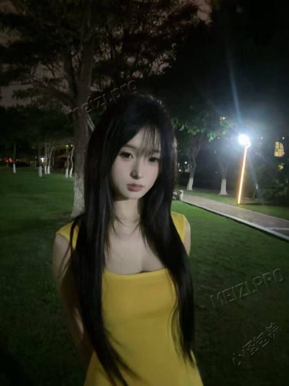 福建 泉州 20岁 152cm 76 B杯 学生 小巧玲珑，萝御双修，甜美可爱，不会作，配合度高，情趣价值满满 抽烟纹身:不抽烟有纹身 SM:否 无套:否 口交:可 过夜:可 同居:否 可飞:可其他城市，不去港澳 价格:10 特点:小巧玲珑，萝御双修，甜美可爱，不会作，配合度高，情趣价值满满