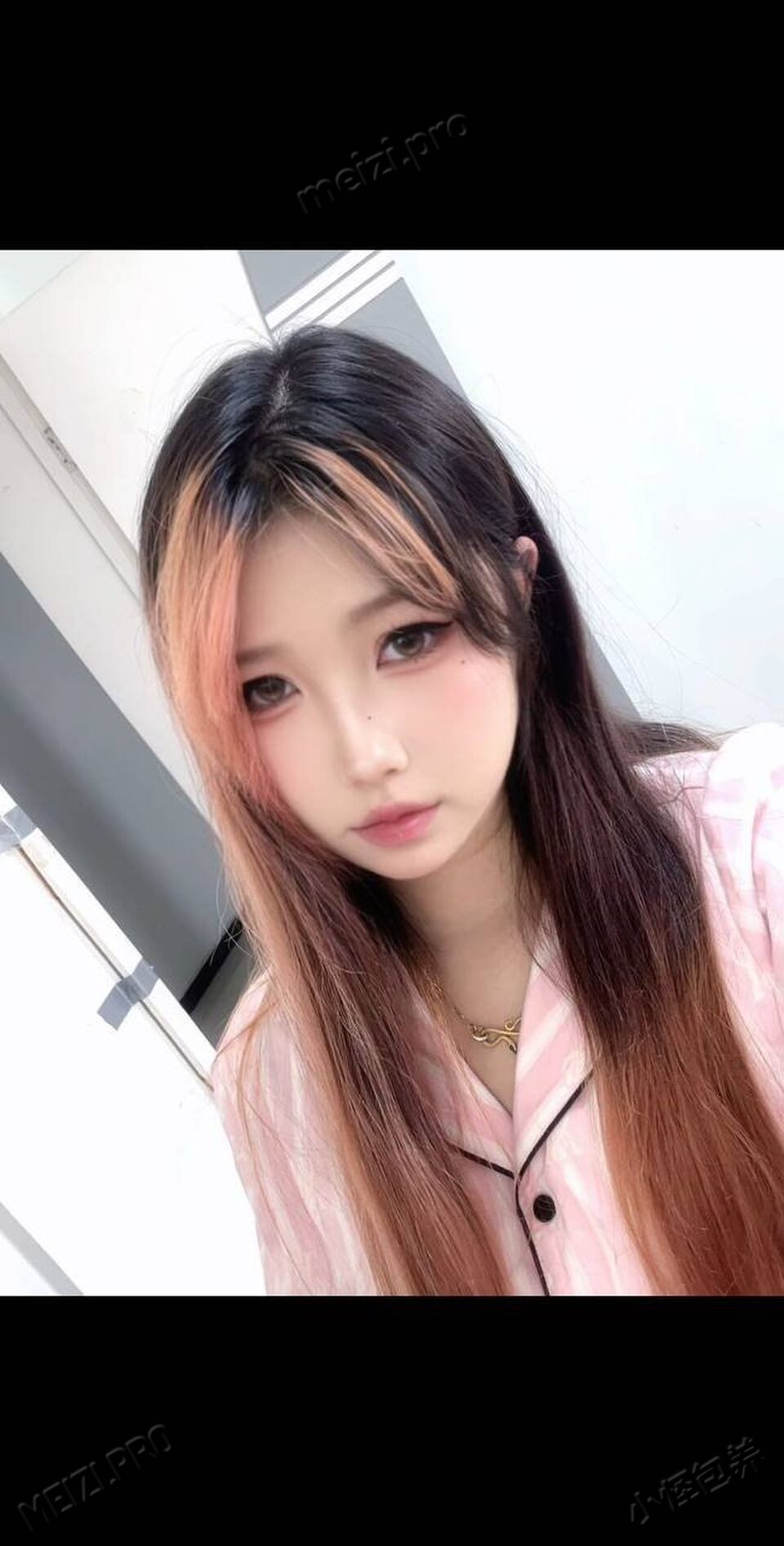 新疆 伊犁 18岁 170cm 110 B杯 学生 年龄小刚高中毕业 听话 私生活干净 无不良嗜好 抽烟纹身:无 SM:是 无套:否 口交:可 过夜:可 同居:可 可飞:本地 价格:7.5 特点:年龄小刚高中毕业 听话 私生活干净 无不良嗜好