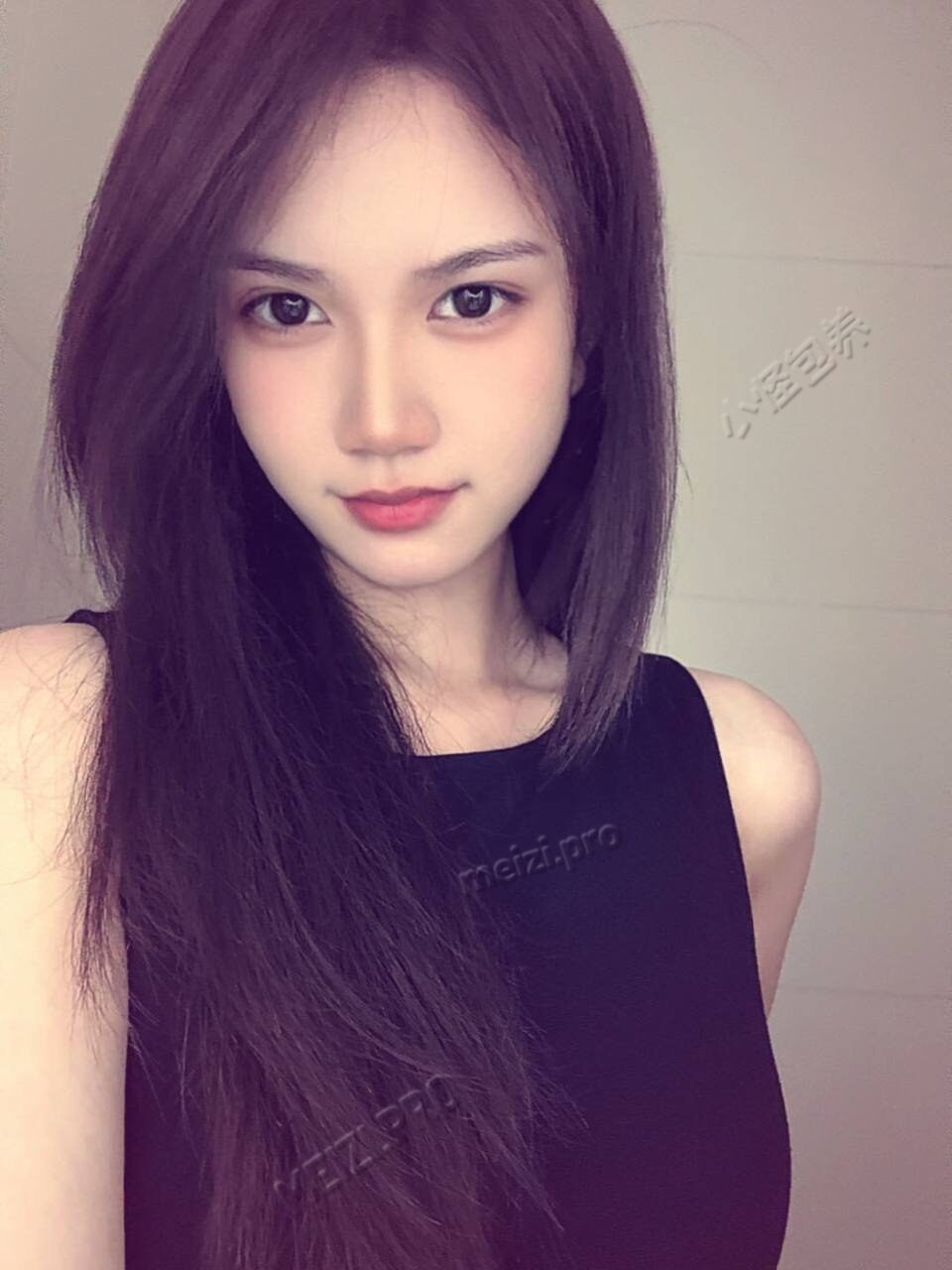 云南 昆明/文山 19岁 162cm 41 B杯 学生 听话,机灵,善解人意,风格多变,活泼开朗,小鸟依人,配合度高,活好反差,娇小玲珑,接受程度高,会提供情绪价值,待开发更多的新玩法 抽烟纹身:无 SM:否 无套:否 口交:可 过夜:可 同居:可 可飞:可 可飞港澳 价格:8 特点:听话,机灵,善解人意,风格多变,活泼开朗,小鸟依人,配合度高,活好反差,娇小玲珑,接受程度高,会提供情绪价值,待开发更多的新玩法