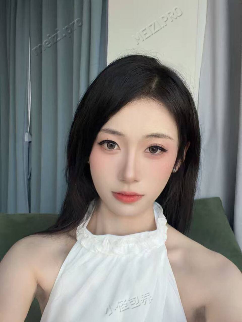 广东 珠海 23岁 170cm 105 A杯 自由 高瘦气质纯天然 抽烟纹身:无 SM:否 无套:可 口交:可 过夜:可 同居:否 可飞:报销即可 价格:12 特点:高瘦气质纯天然