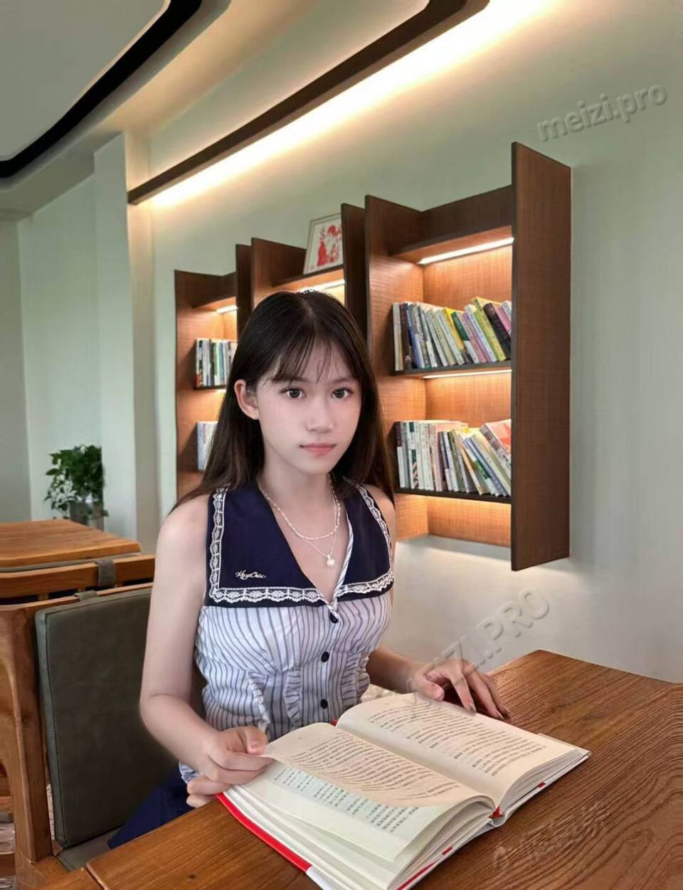 广东 广州 21岁 164cm 108 C杯 学生 抽烟纹身:无纹身 SM:轻度 无套:可 口交:可 过夜:可 同居:否 可飞:否 价格:10
