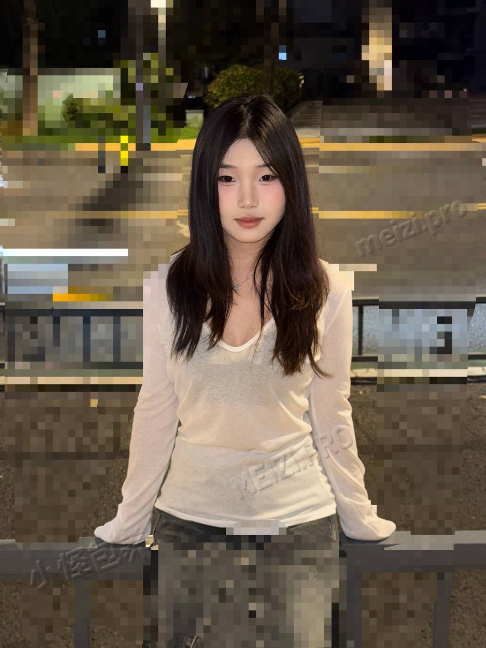 江苏 无锡 20岁 160cm 100 B杯 无 新人妹妹第一次接单，善良清纯可爱会听话懂事乖巧，会提供情绪价值希望找个好大哥 抽烟纹身:无 SM:否 无套:否 口交:可 过夜:否 可飞:可 目前太远不行 价格:5 特点:新人妹妹第一次接单，善良清纯可爱会听话懂事乖巧，会提供情绪价值希望找个好大哥
