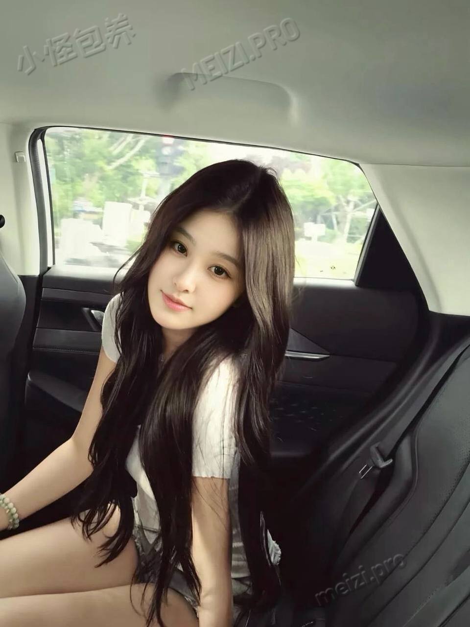 广东 深圳 25岁 168cm 49 B杯 身材好,性格好。不事逼。 SM:否 无套:否 口交:可 过夜:可 同居:否 可飞:可 价格:20 特点:身材好,性格好。不事逼。