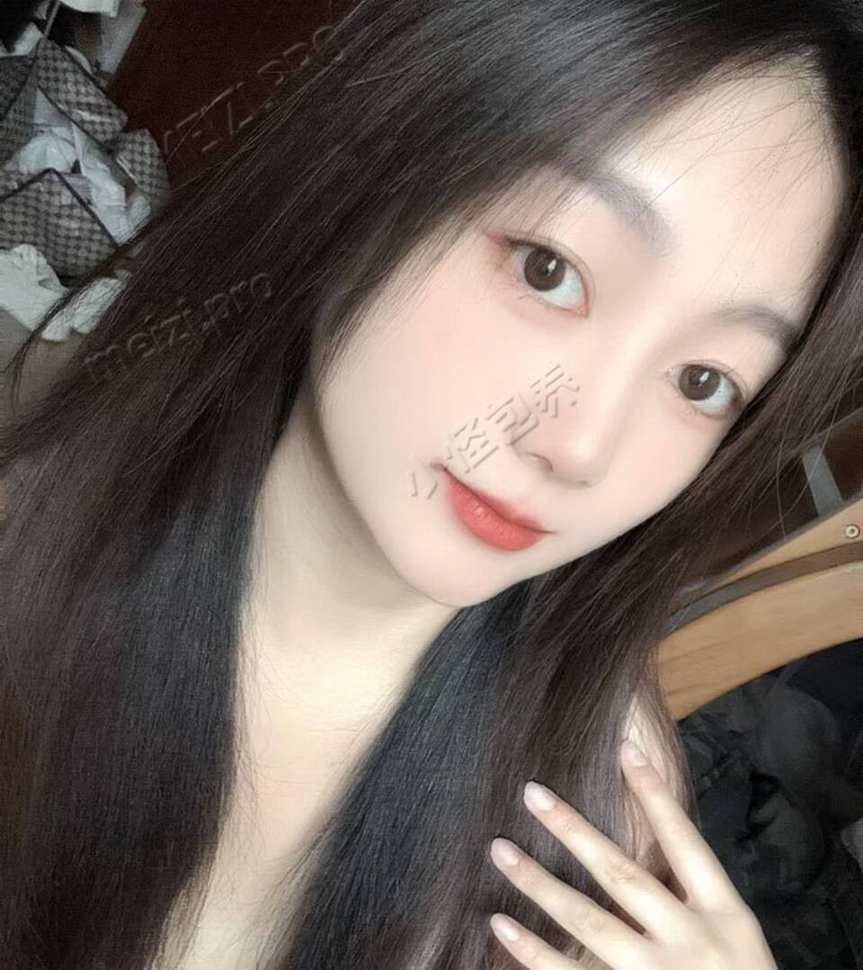 广东 广州 21岁 165cm 120 C杯 美容 第一次找，平时要工作 抽烟纹身:无 SM:是 无套:否 口交:可 过夜:可 同居:否 可飞:能 价格:17 特点:第一次找，平时要工作