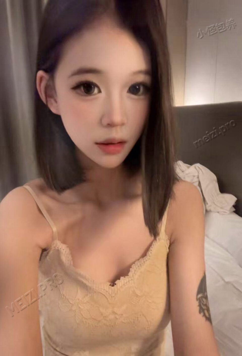 云南 昆明 18岁 169cm 87 B杯 学生 刚下海,听话,就跟前男友做过几次 抽烟纹身:有纹身 SM:否 无套:可 口交:可 过夜:可 同居:否 可飞:否 价格:5 特点:刚下海,听话,就跟前男友做过几次