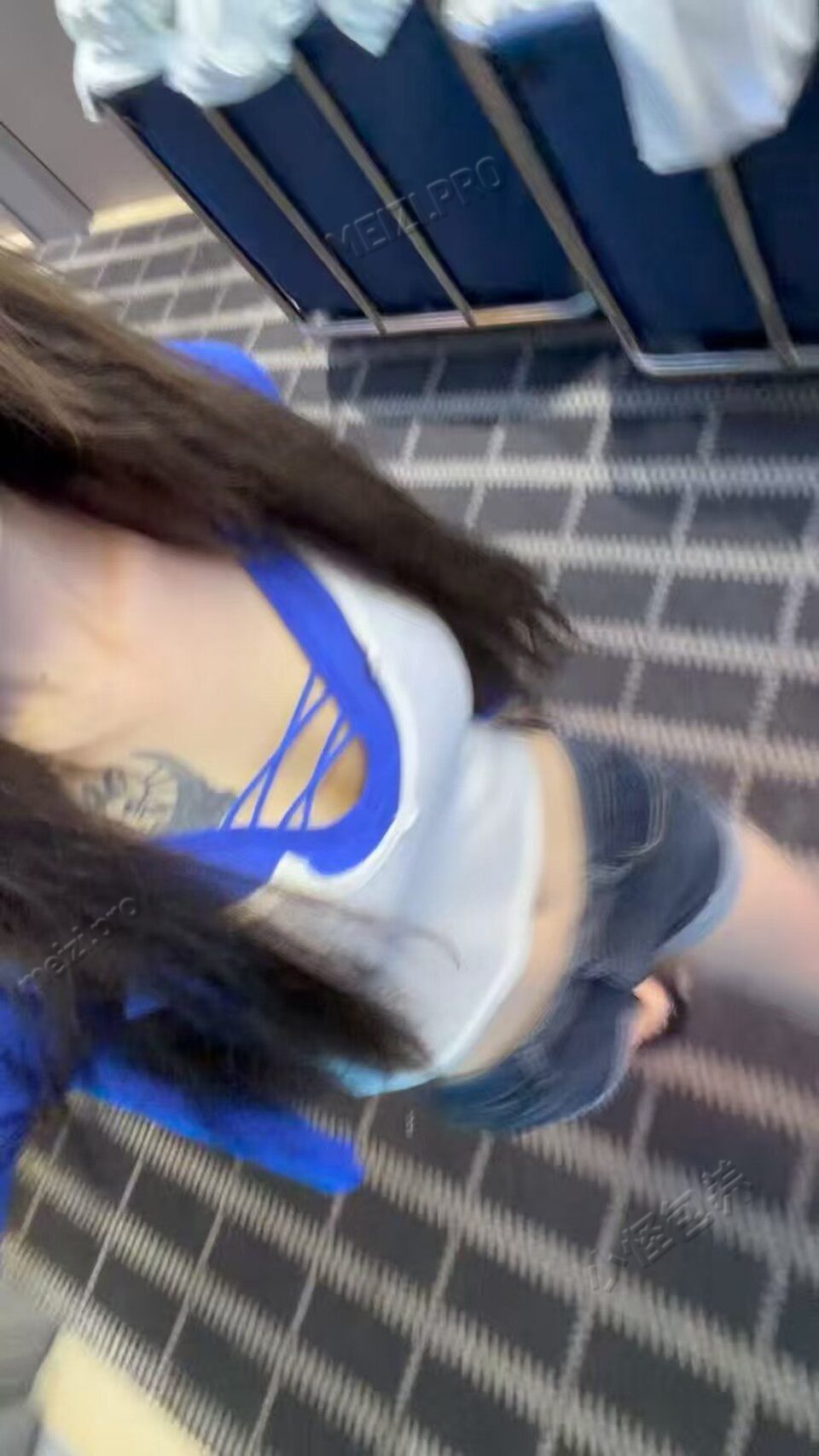 广东 深圳 20岁 165cm 90 B杯 女生 会提供情绪价值，情绪稳定，反差感强 懂事 不会打扰 可以解锁不同的感受 期待老板开发多姿势 抽烟纹身:有抽烟有纹身 SM:否 无套:可 口交:可 过夜:可 同居:可 可飞:可 价格:15 特点:会提供情绪价值，情绪稳定，反差感强 懂事 不会打扰 可以解锁不同的感受 期待老板开发多姿势
