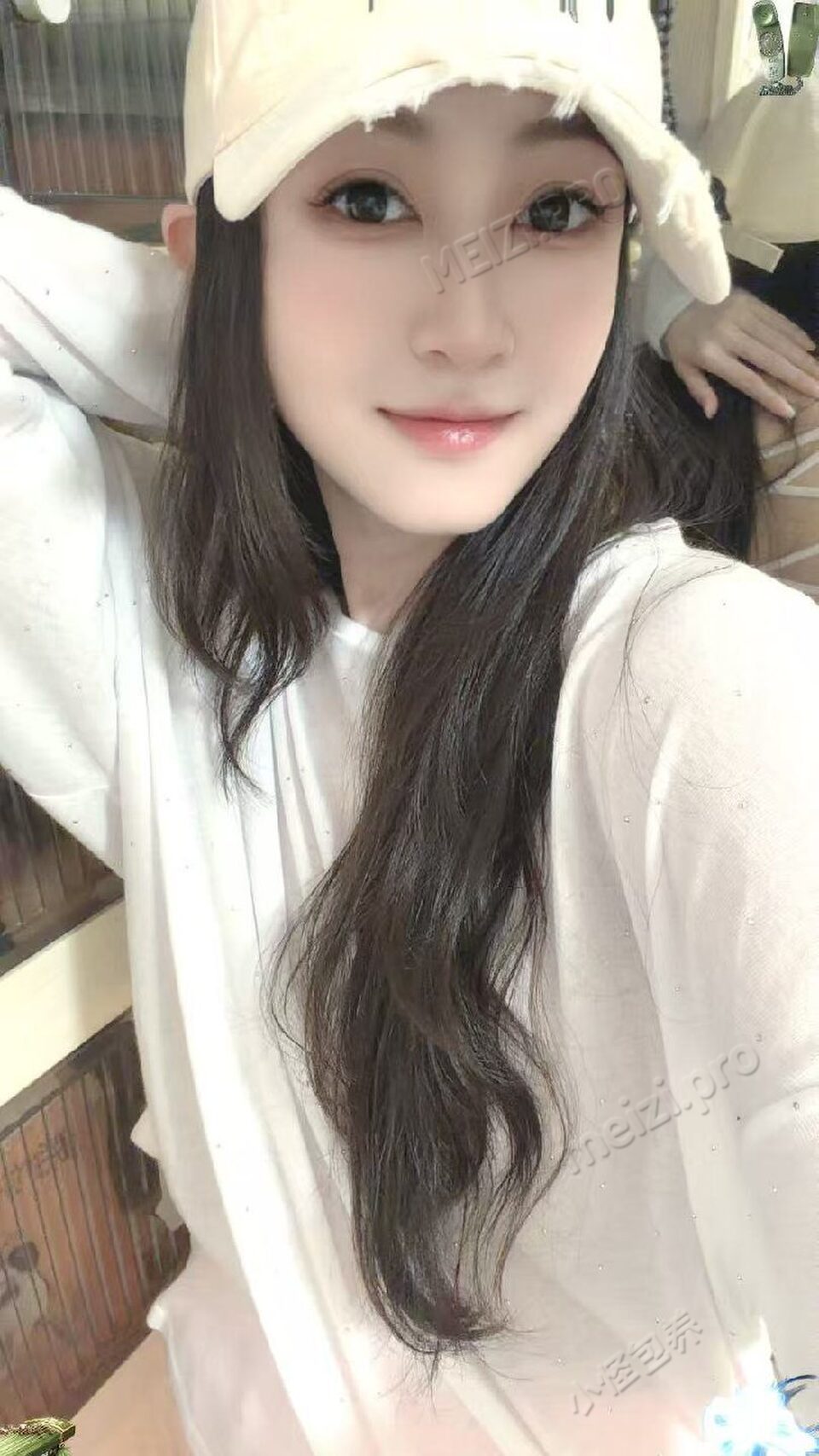 四川 泸州 40岁 167cm 95 B杯 国企职工 懂事，有分寸 熟女 活好 会疼人 看着更加年轻 有反差 抽烟纹身:不抽烟有纹身 SM:否 无套:可 口交:可 过夜:可 同居:否 可飞:可 报销费用 价格:4 特点:懂事，有分寸 熟女 活好 会疼人 看着更加年轻 有反差