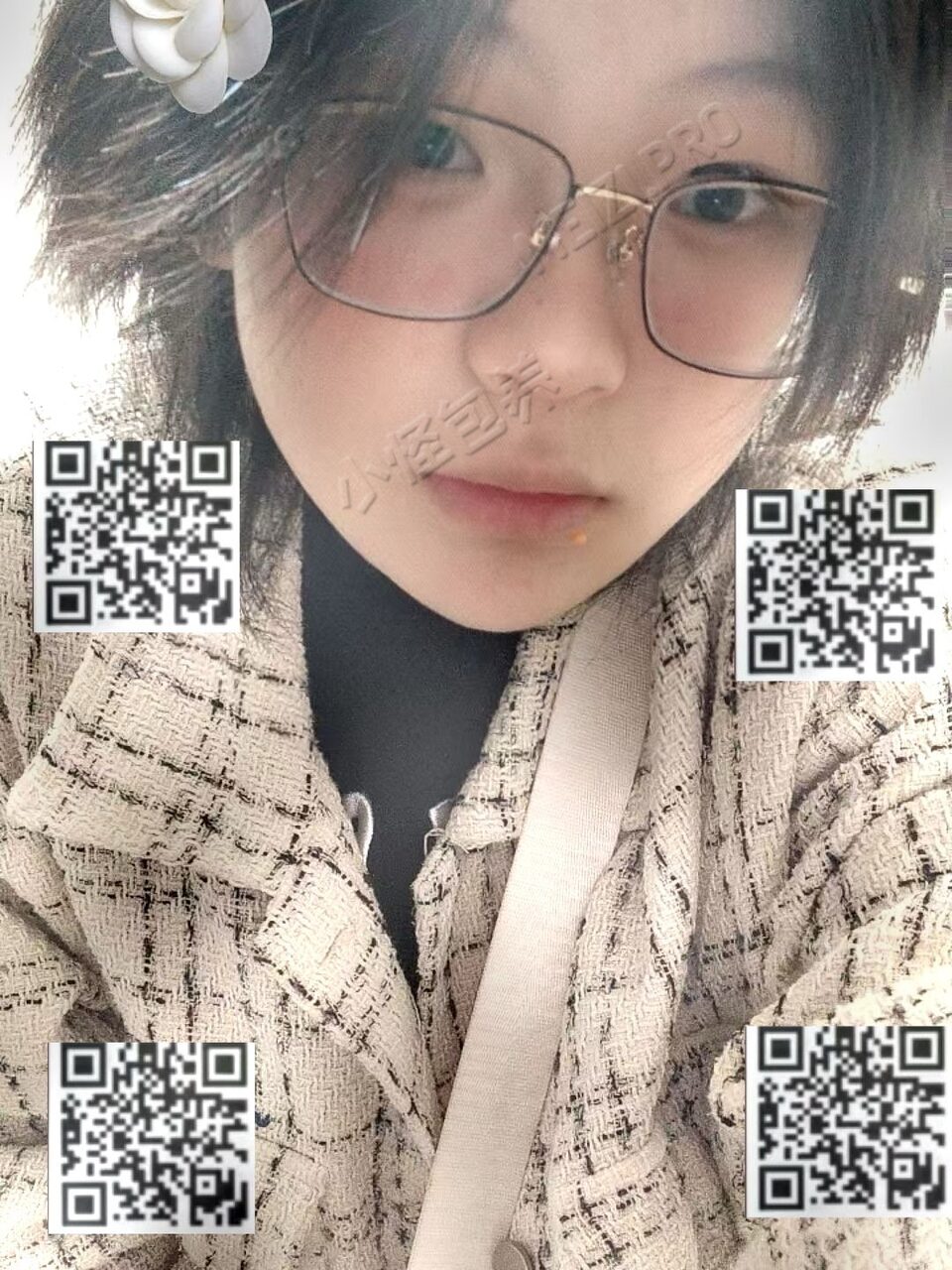 河南 郑州 16岁 161cm 103 B杯 无工作 会化妆 造型风格多变 SM:否 无套:可 口交:可 过夜:可 同居:否 可飞:近一点可以 价格:4 特点:会化妆 造型风格多变