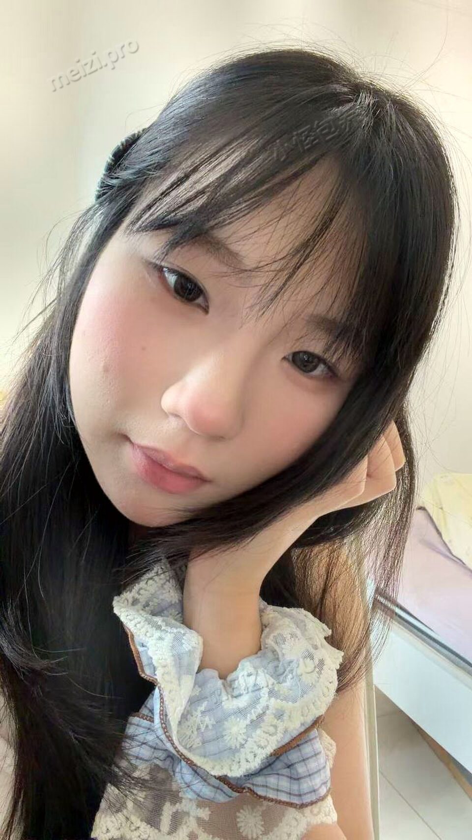 广东 深圳 19岁 166cm 110 B杯 学生 爱游泳 打羽毛球 本科在读 性格活泼 抽烟纹身:无 SM:否 无套:否 口交:可 过夜:可 同居:否 可飞:可 价格:6-12 特点:爱游泳 打羽毛球 本科在读 性格活泼
