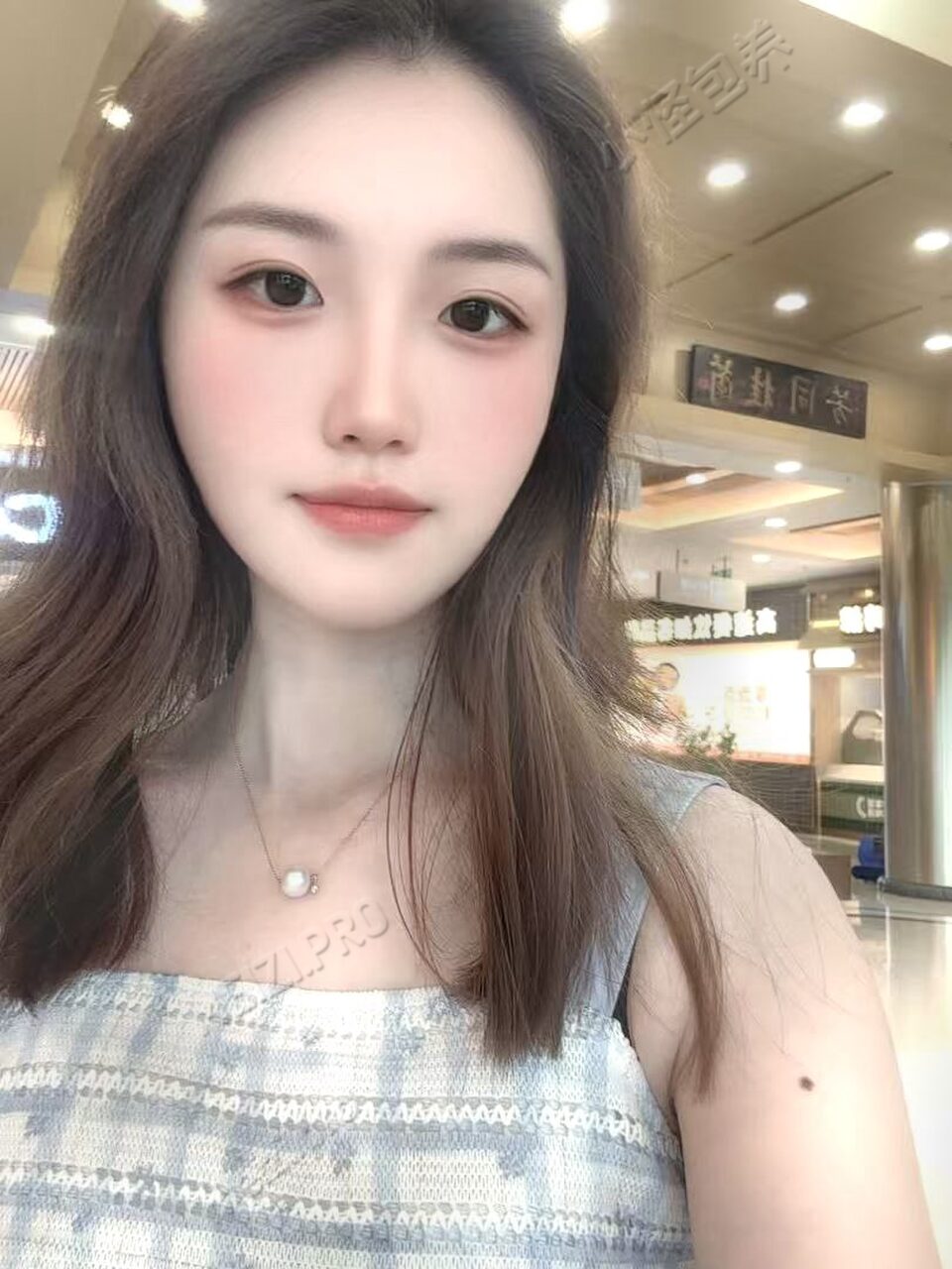 广东 梅州 29岁 160cm 85 A杯 前台 会提供情绪价值,调皮 抽烟纹身:无纹身 SM:否 无套:可 口交:可 过夜:可 同居:可 可飞:能 价格:15 特点:会提供情绪价值,调皮