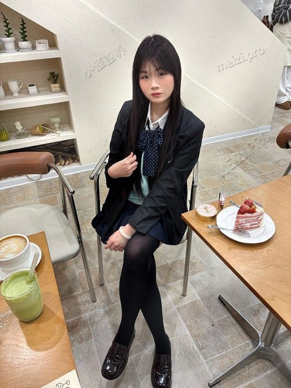 江西 赣州 18岁 163cm 96 A杯 无 抽烟纹身:无 SM:是 无套:否 口交:可 过夜:可 同居:可 可飞:可 价格:10