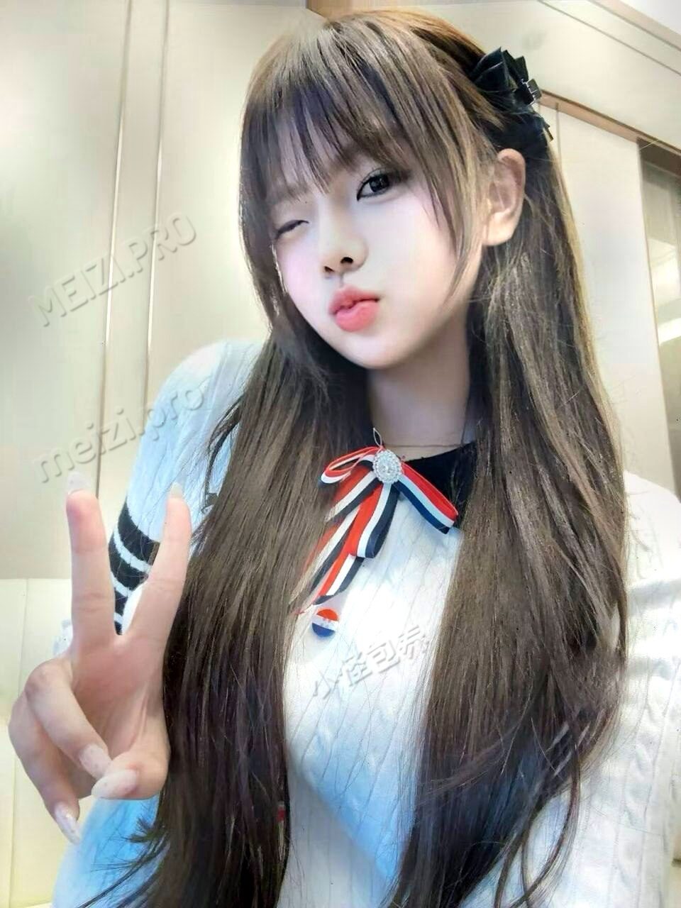 广东 广州 22岁 167cm 107 D杯 自媒体主播 能够正常沟通，喜欢冒险刺激，玩剧本杀攀岩等有趣事情，活力感满满，个子高胸很大，提供情绪价值，懂得配合 抽烟纹身:无 SM:是 无套:可 口交:可 过夜:可 同居:否 可飞:可 价格:10 特点:能够正常沟通，喜欢冒险刺激，玩剧本杀攀岩等有趣事情，活力感满满，个子高胸很大，提供情绪价值，懂得配合