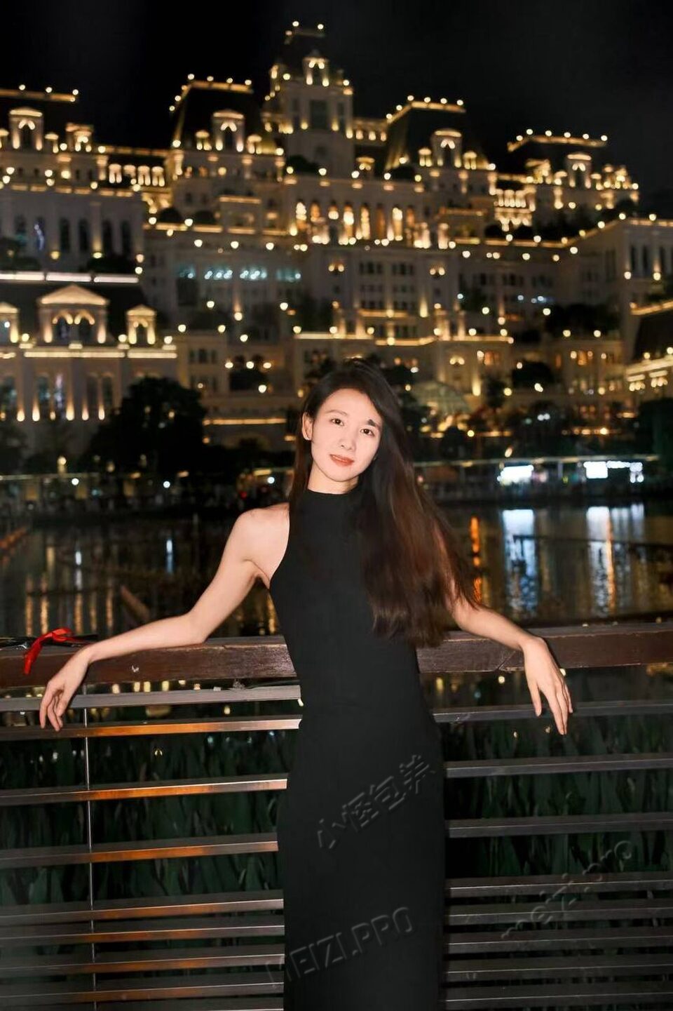广东 深圳 29岁 163cm 86 A杯 老师 抽烟纹身:无 SM:否 无套:可 口交:可 过夜:可 同居:可 可飞:可 价格:6