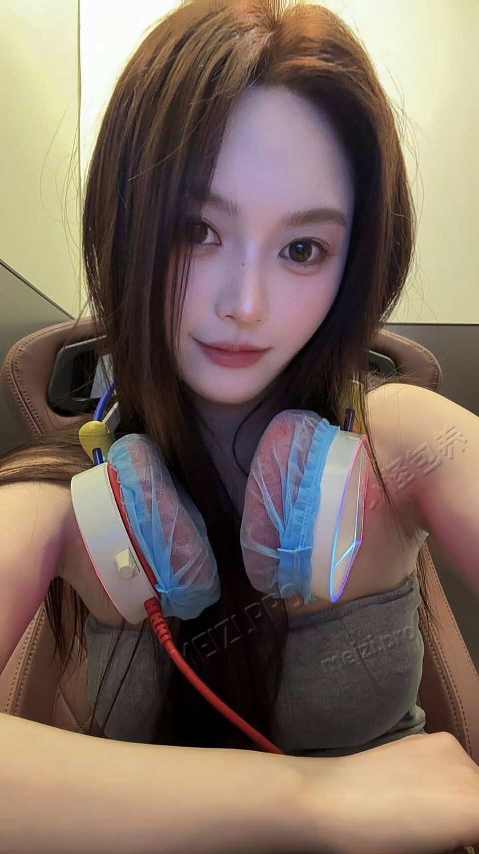 广东 深圳 19岁 166cm 90 C杯 学生 腰围58cm 胸围C 在读学生可查学生证 可甜可欲性格好 抽烟纹身:无 SM:轻度 无套:否 口交:可 过夜:可 同居:可 可飞:可 价格:18 特点:腰围58cm 胸围C 在读学生可查学生证 可甜可欲性格好
