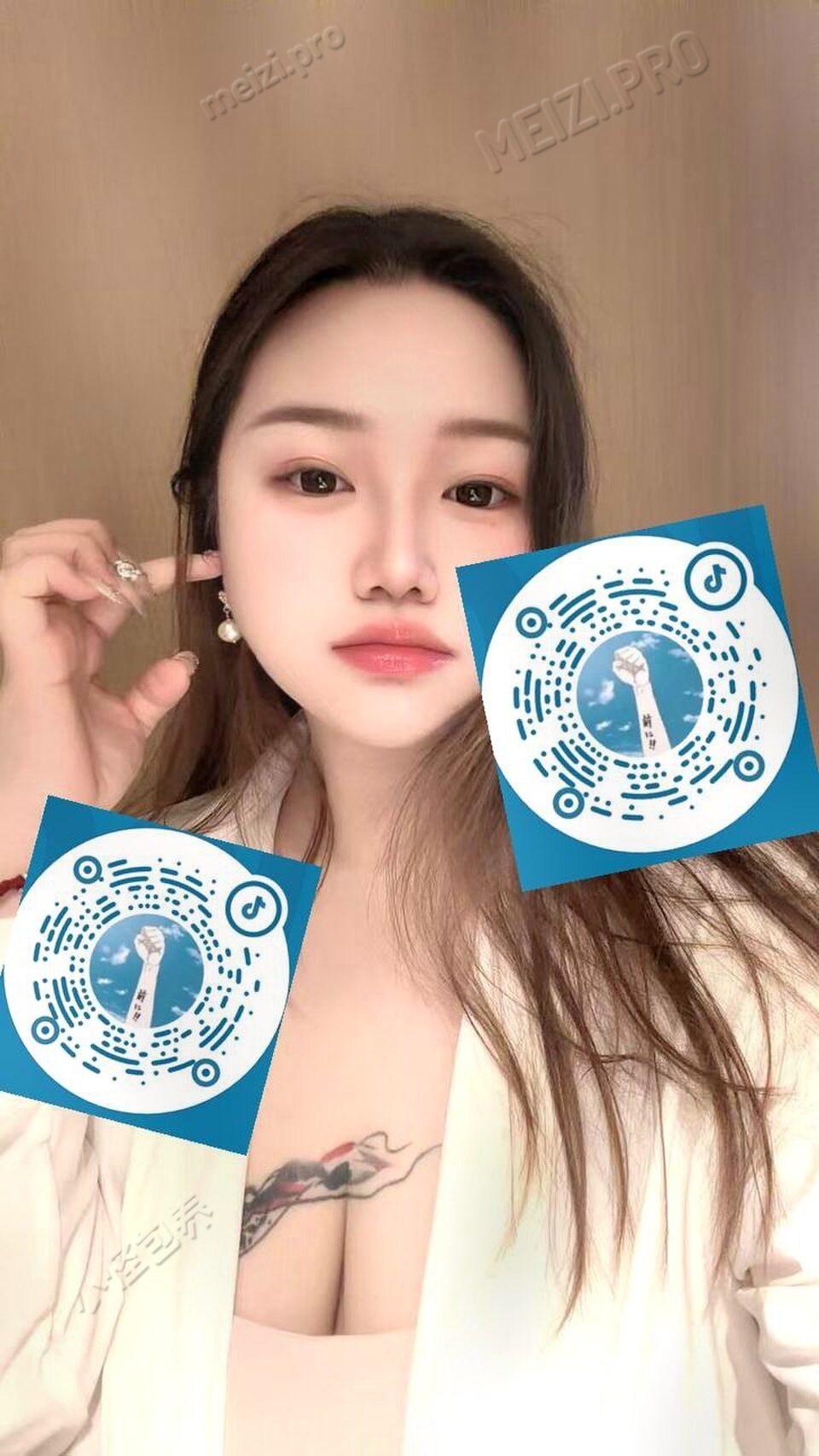 陕西 西安 30岁 168cm 140 E杯 工作 活好 胸大 抽烟纹身:有纹身 SM:是 无套:可 口交:可 过夜:可 同居:可 可飞:可 价格:6 特点:活好 胸大