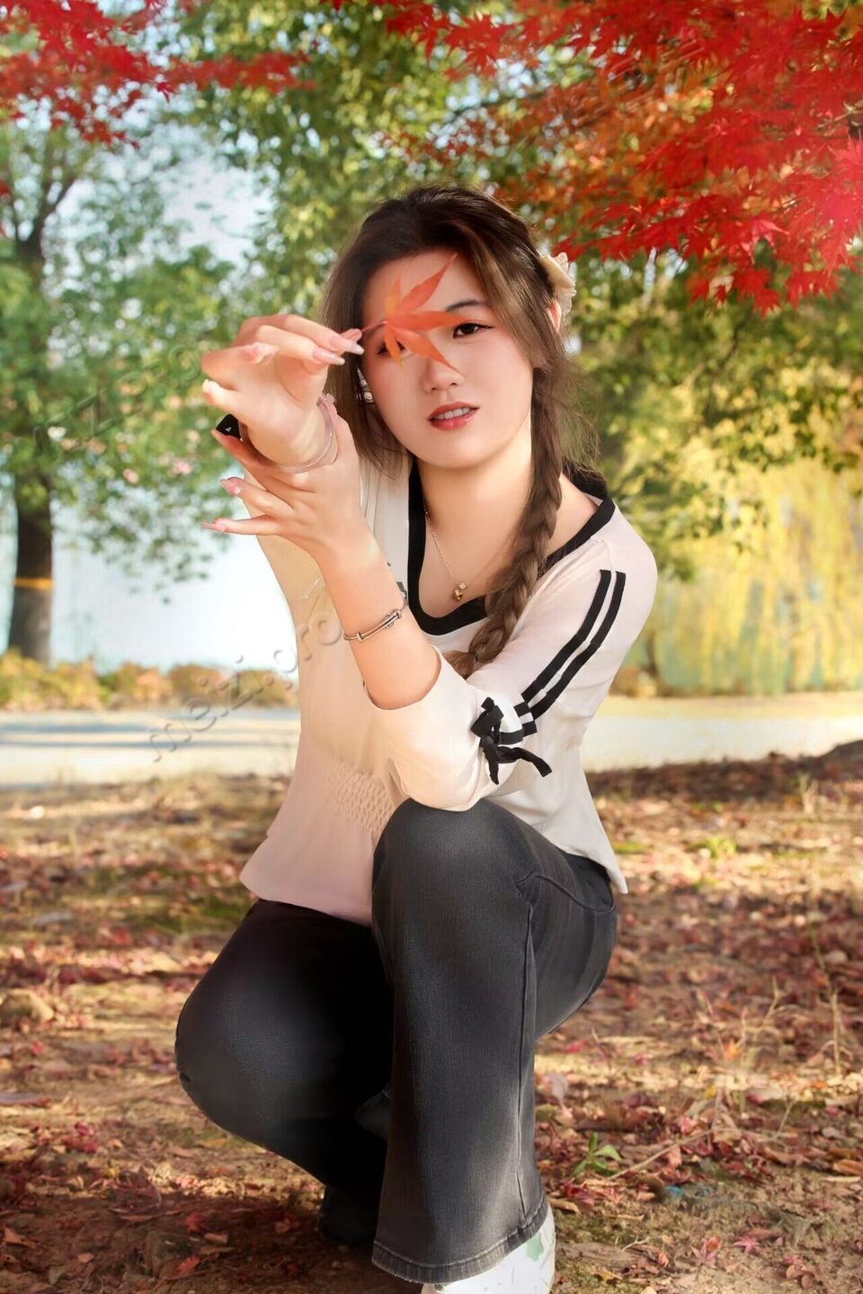 陕西 汉中 22岁 168cm 125 C杯 财务 身材好活好 抽烟纹身:无 SM:否 无套:可 口交:可 过夜:可 同居:看情况 可飞:可 价格:10 特点:身材好活好