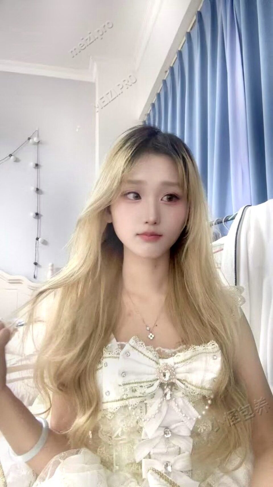 四川 成都 18岁 160cm 80 A杯 主播 会撒娇，乖，清纯少女 抽烟纹身:无纹身 SM:否 无套:否 口交:可 过夜:可 同居:可 可飞:可 价格:6 特点:会撒娇，乖，清纯少女