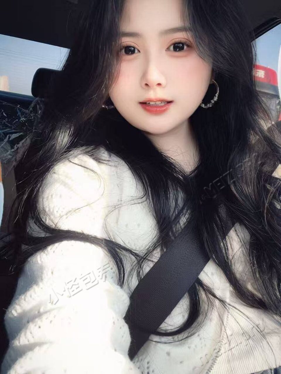 江苏 无锡 24岁 168cm 110 D杯 文职 开朗 有分寸 抽烟纹身:无 SM:否 无套:否 口交:可 过夜:可 同居:否 可飞:周边城市 价格:7 特点:开朗 有分寸
