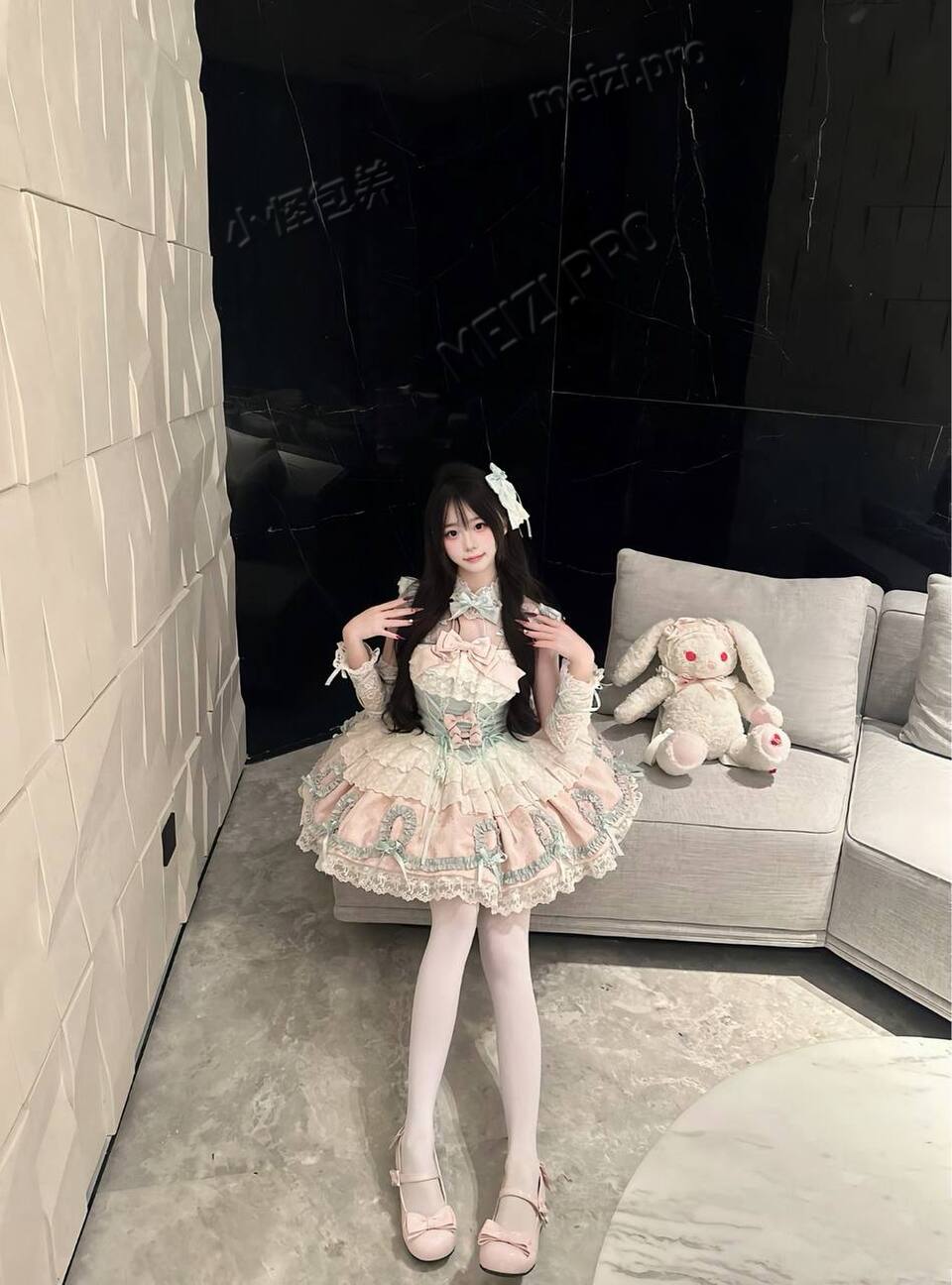 湖南 长沙 19岁 158cm 84 A杯 无 长相甜美 很乖 对人真诚专一 抽烟纹身:无纹身 SM:否 无套:否 口交:可 过夜:可 同居:可 可飞:可 价格:13 特点:长相甜美 很乖 对人真诚专一
