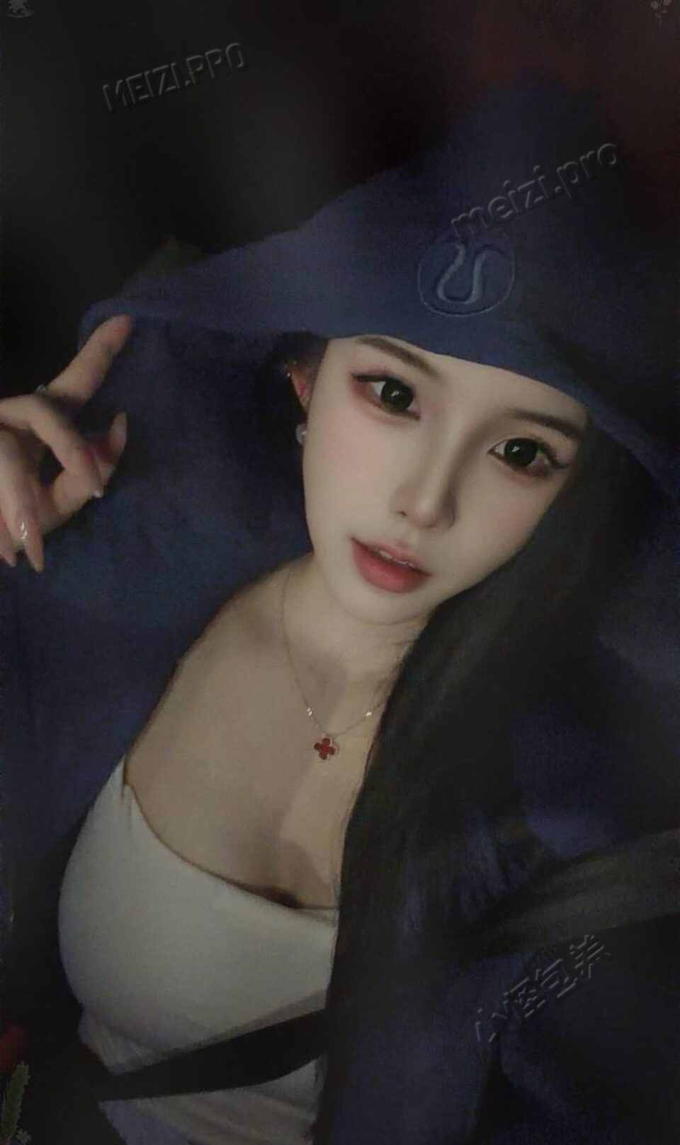 广东 广州 24岁 168cm 83 C杯 主播 御姐反差，包骚的 抽烟纹身:无纹身 SM:是 无套:可 口交:可 过夜:可 同居:否 可飞:可 价格:12 特点:御姐反差，包骚的