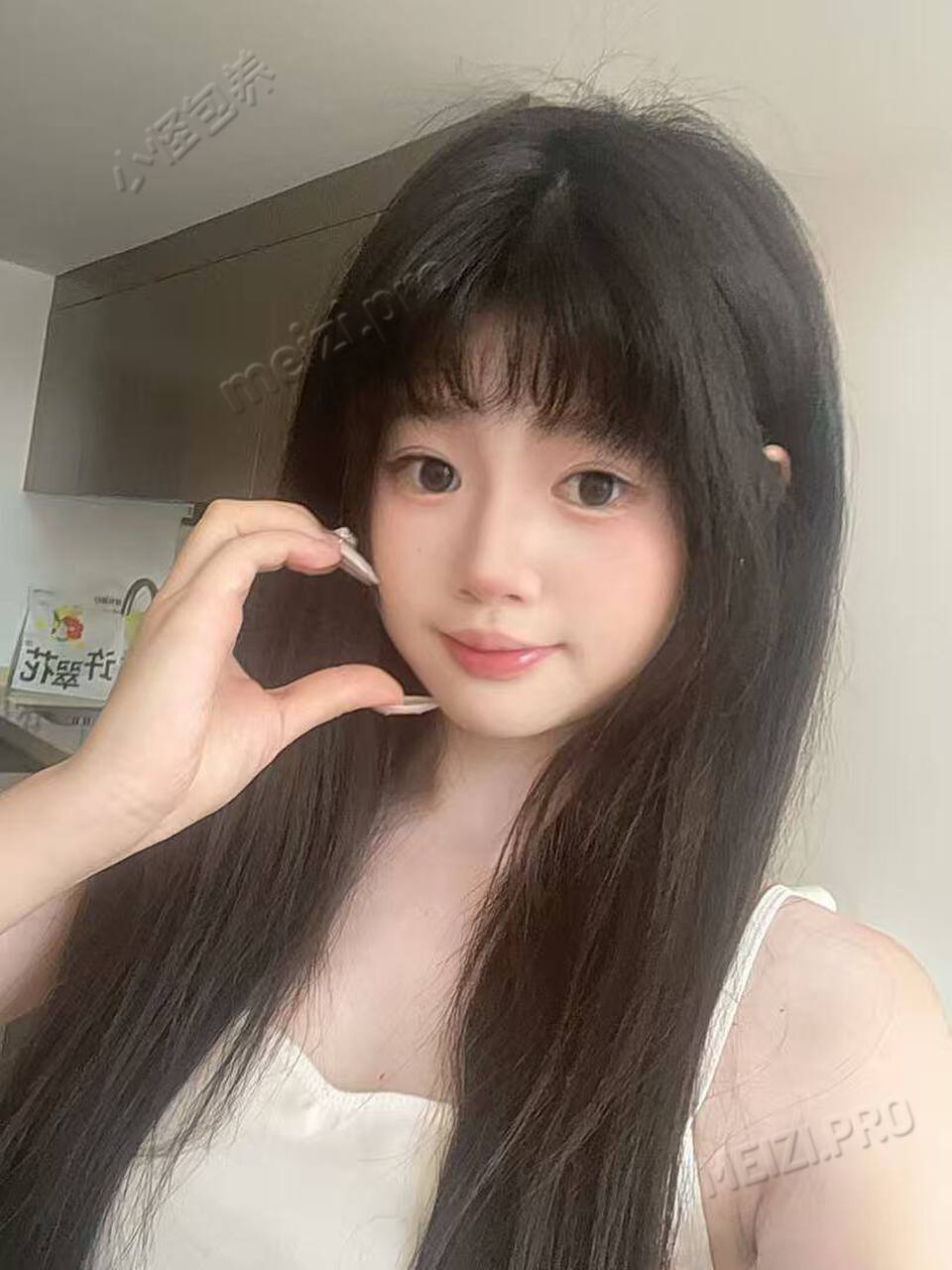 广东 佛山 20岁 162cm 72 B杯 学生 清纯女大 白幼瘦 冷白皮 三点粉 皮肤好 性格好 情绪稳定 床上反差 高潮时多 可提供情绪价值与陪伴 抽烟纹身:无 SM:是 无套:否 口交:可 过夜:可 同居:可 可飞:可 价格:5-7 特点:清纯女大 白幼瘦 冷白皮 三点粉 皮肤好 性格好 情绪稳定 床上反差 高潮时多 可提供情绪价值与陪伴