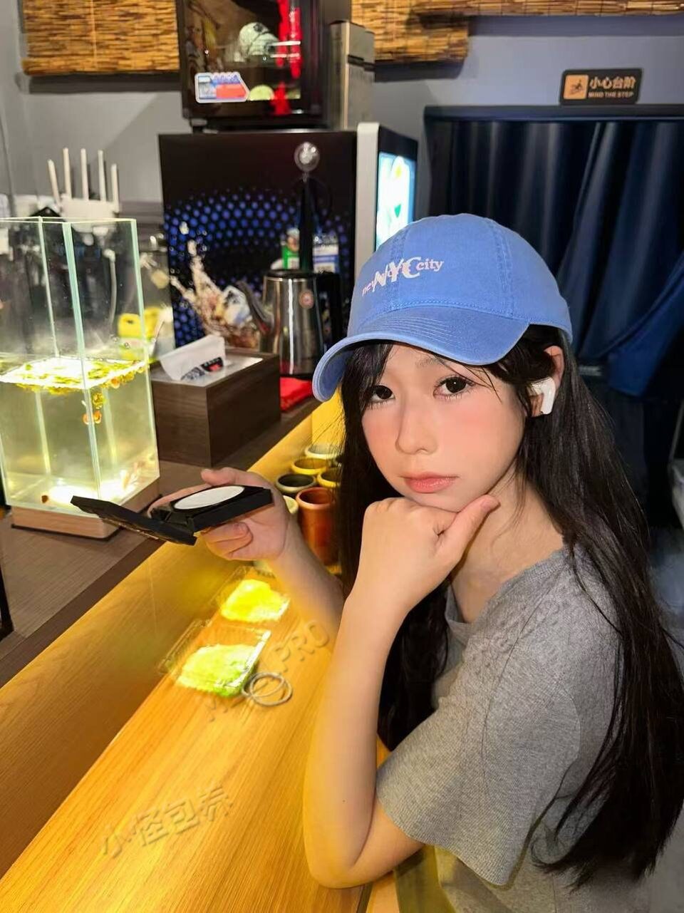 广东 汕头 20岁 165cm 94 B杯 学生 身材好 青春女大 抽烟纹身:无 SM:否 无套:可 口交:否 过夜:可 同居:可 可飞:可 价格:7.5 特点:身材好 青春女大