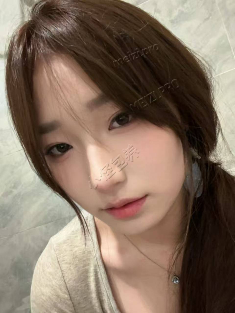安徽 合肥 21岁 170cm 110 B杯 大专 身高 抽烟纹身:有纹身 SM:是 无套:可 口交:可 过夜:可 同居:可 可飞:可 价格:10 特点:身高