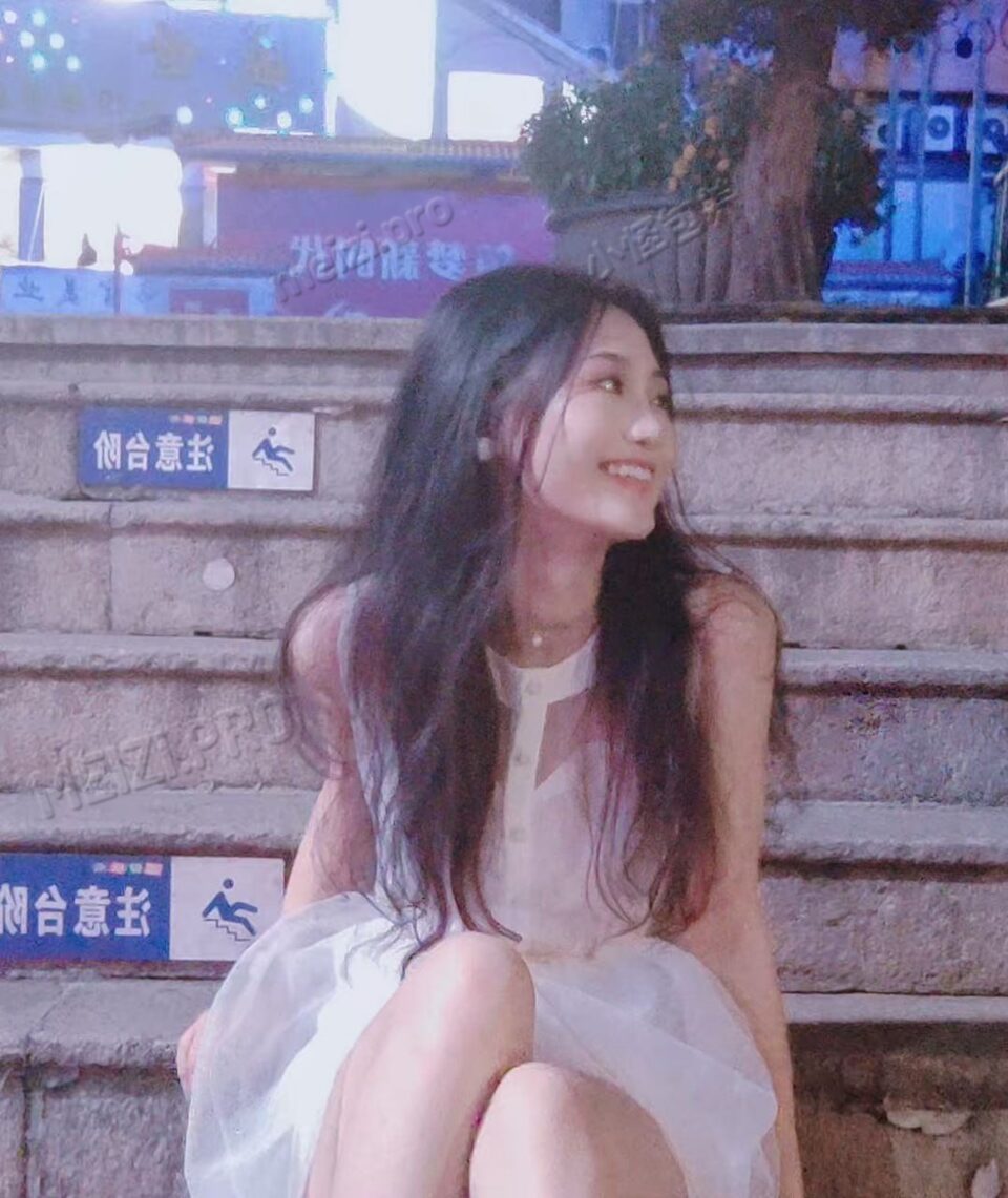 江苏 苏州 23岁 157cm 90 B杯 会按摩,采耳,情绪价值拉满 SM:否 无套:可 口交:可 过夜:可 同居:否 可飞:可 价格:20 特点:会按摩,采耳,情绪价值拉满