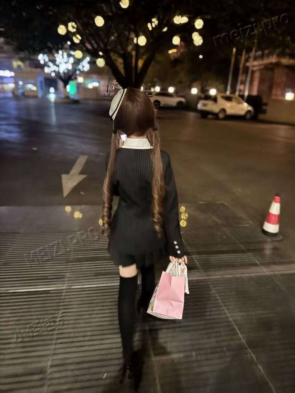 江西 抚州 18岁 158cm 72 学生 下面紧 没做过几次 抽烟纹身:无 SM:否 无套:否 口交:否 过夜:否 同居:否 可飞:不能 价格:2.5 特点:下面紧 没做过几次