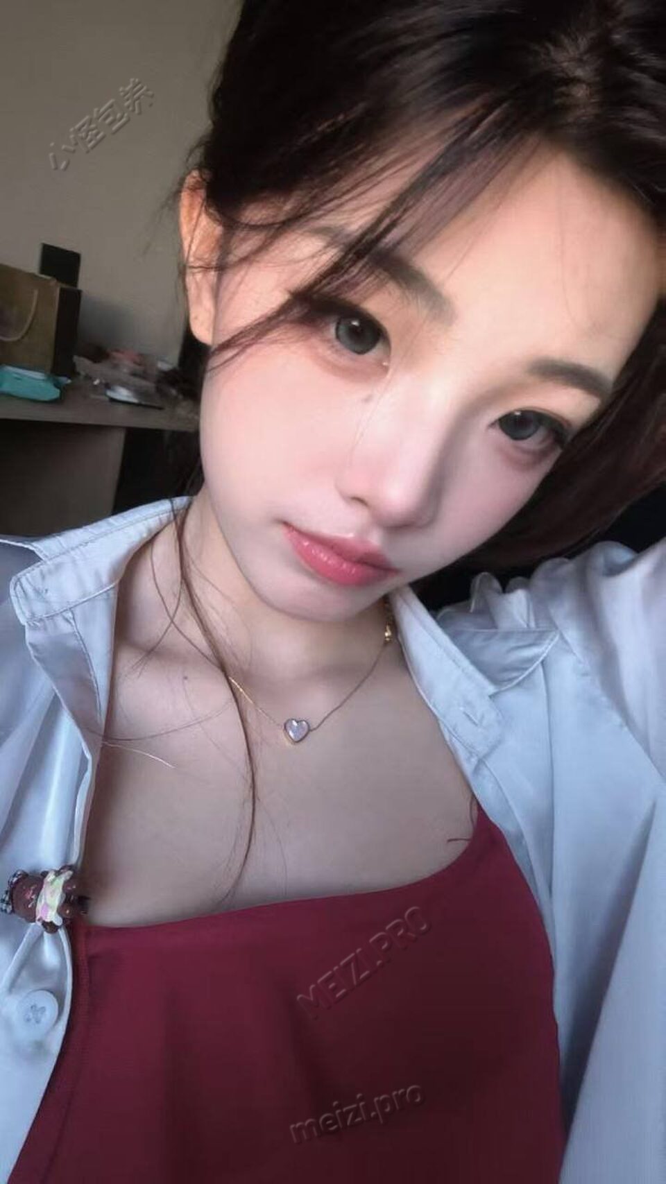 江苏 连云港赣榆 18岁 169cm 52 B杯 待业 活泼可爱，胸大腿长，身材苗条，听话懂事，配合度高，情商在线，懂分寸，床上热情主动，给你甜蜜呵护 抽烟纹身:无 SM:是 无套:否 口交:否 过夜:否 同居:否 可飞:可 价格:4.5 特点:活泼可爱，胸大腿长，身材苗条，听话懂事，配合度高，情商在线，懂分寸，床上热情主动，给你甜蜜呵护
